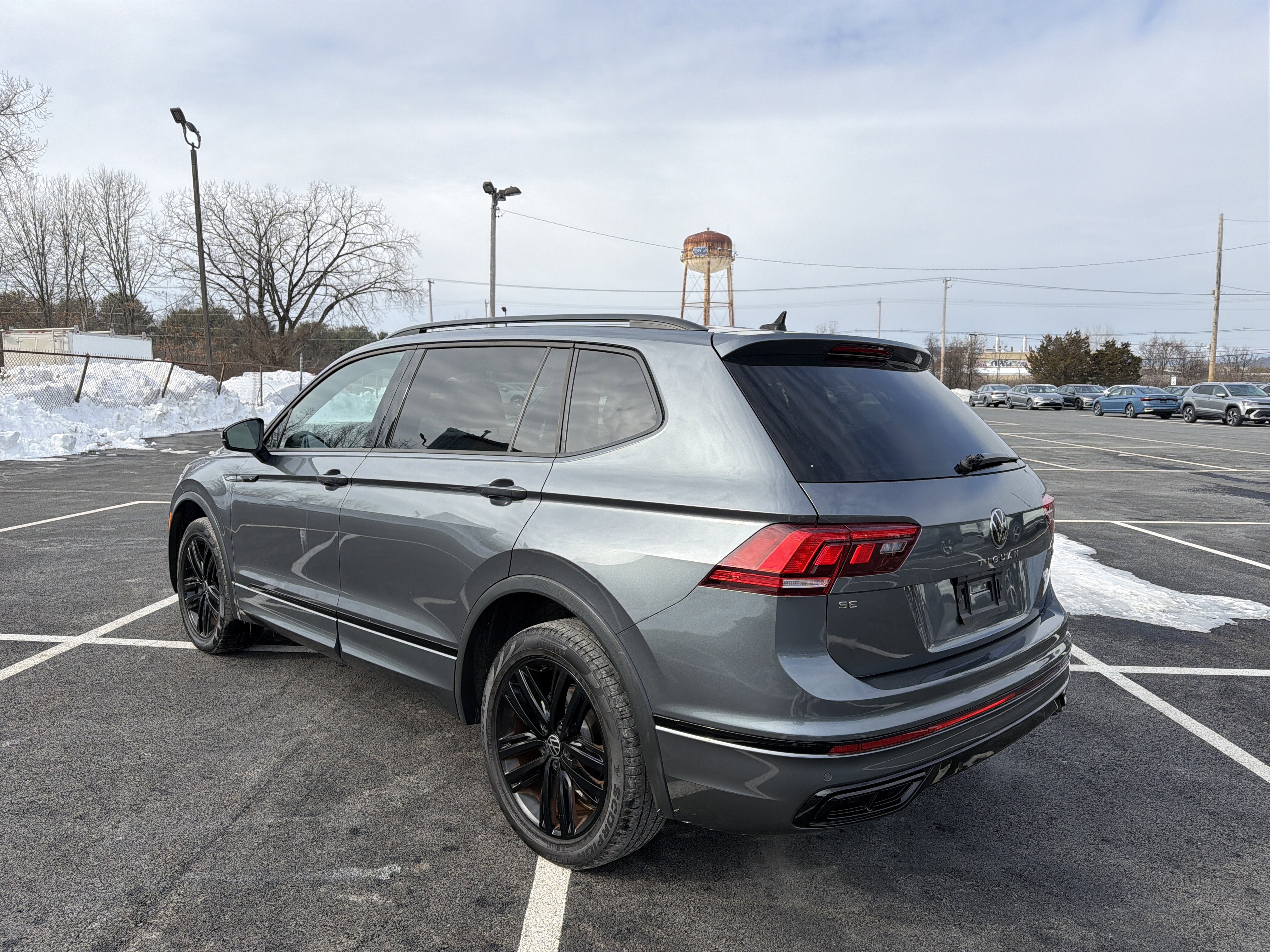 2022 Volkswagen Tiguan 2.0T SE R-Line Black