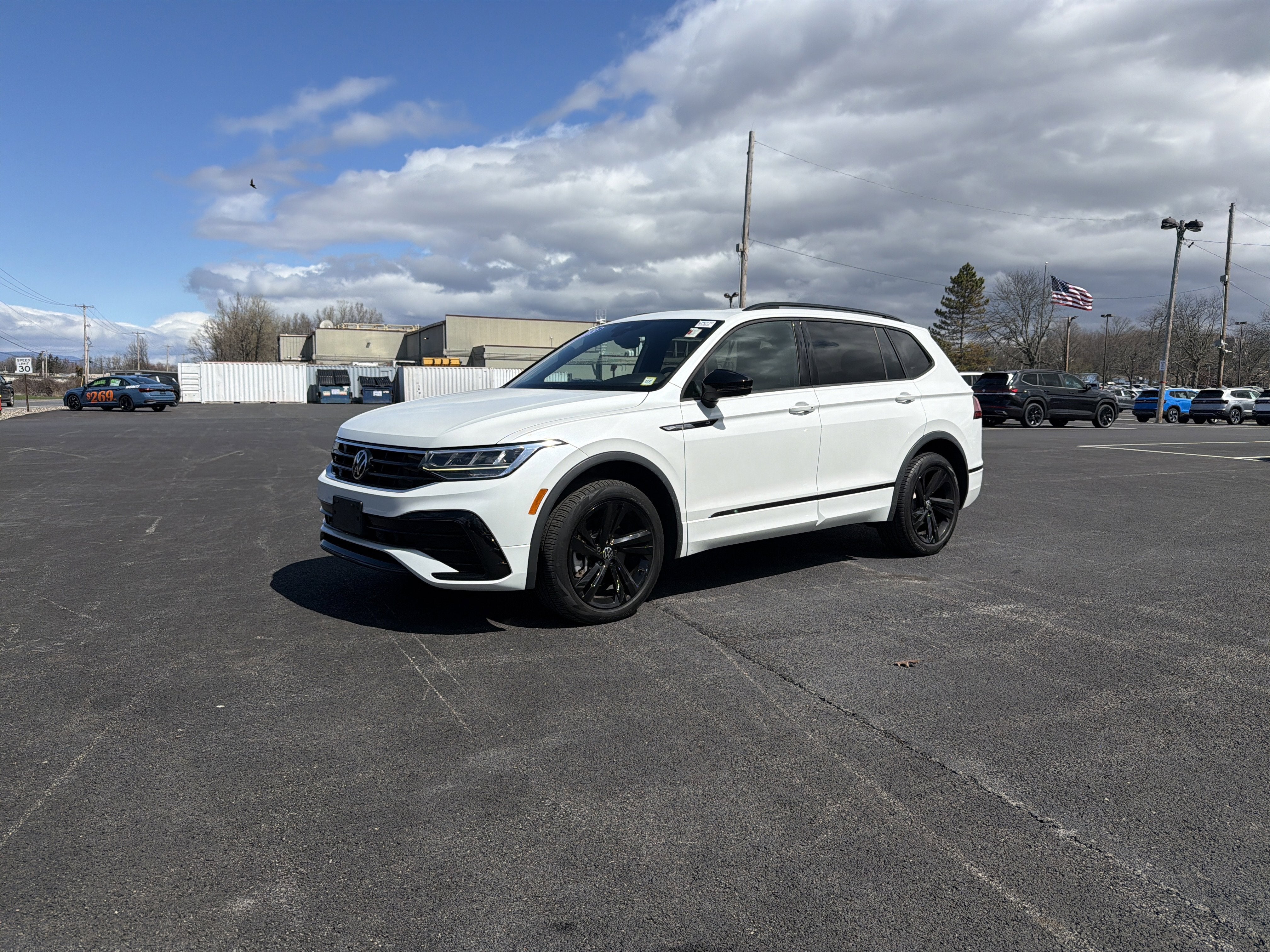 2023 Volkswagen Tiguan 2.0T SE R-Line Black