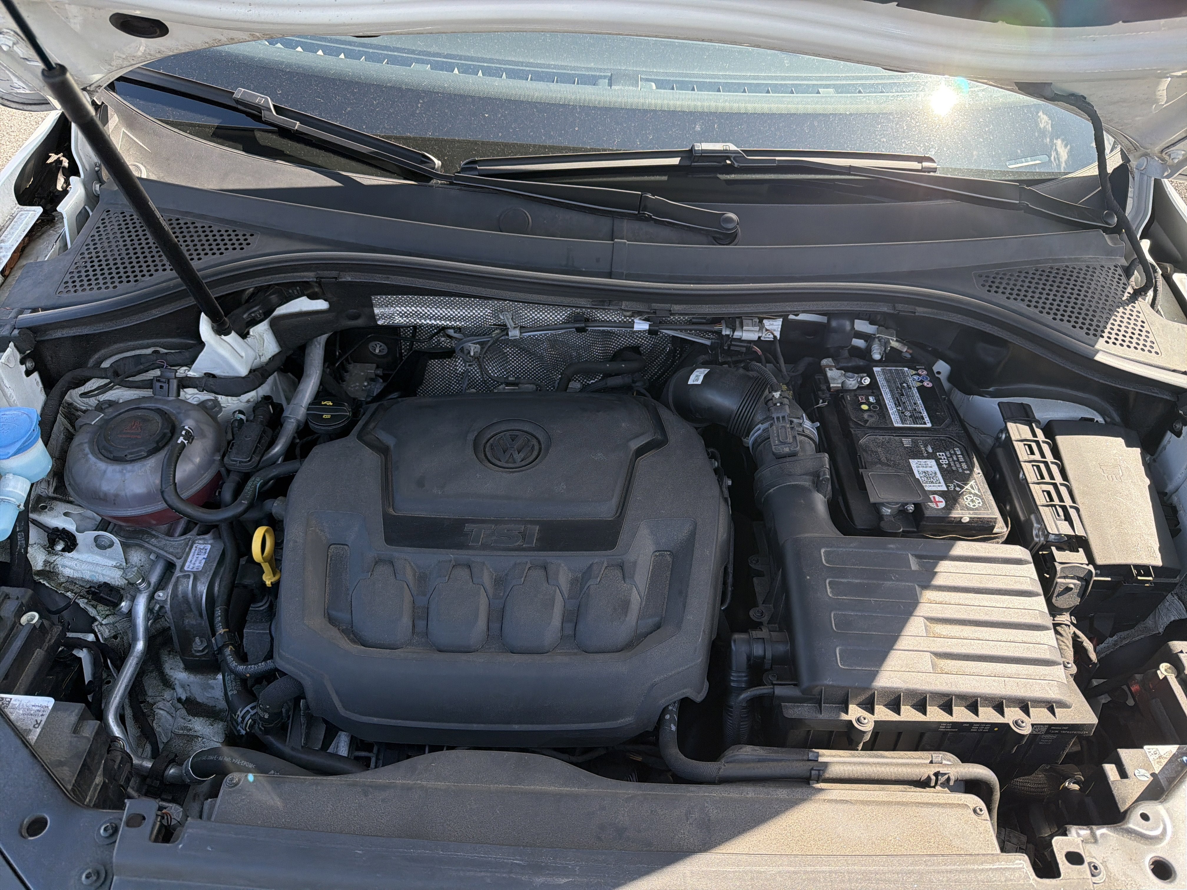 2023 Volkswagen Tiguan 2.0T SE R-Line Black