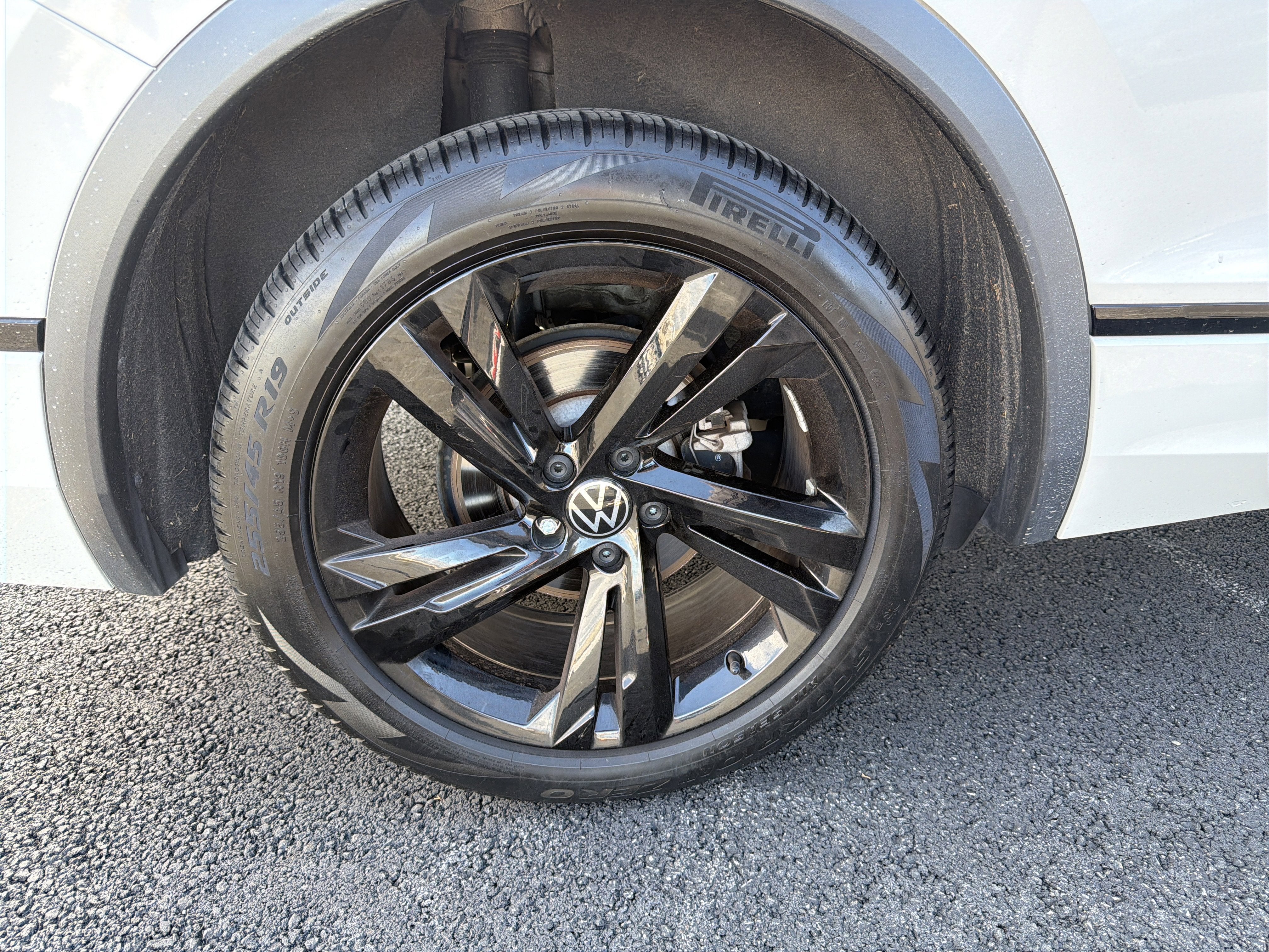 2023 Volkswagen Tiguan 2.0T SE R-Line Black