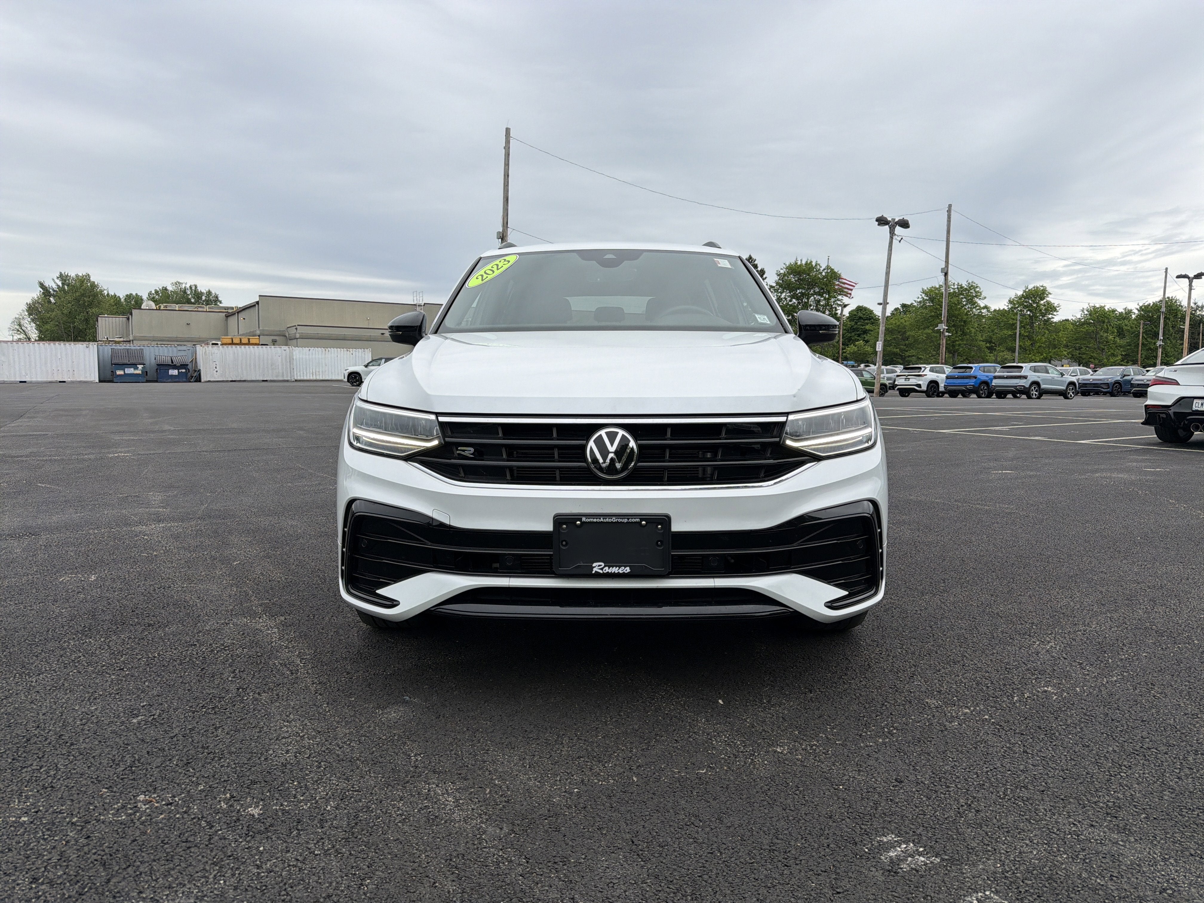 2023 Volkswagen Tiguan 2.0T SE R-Line Black