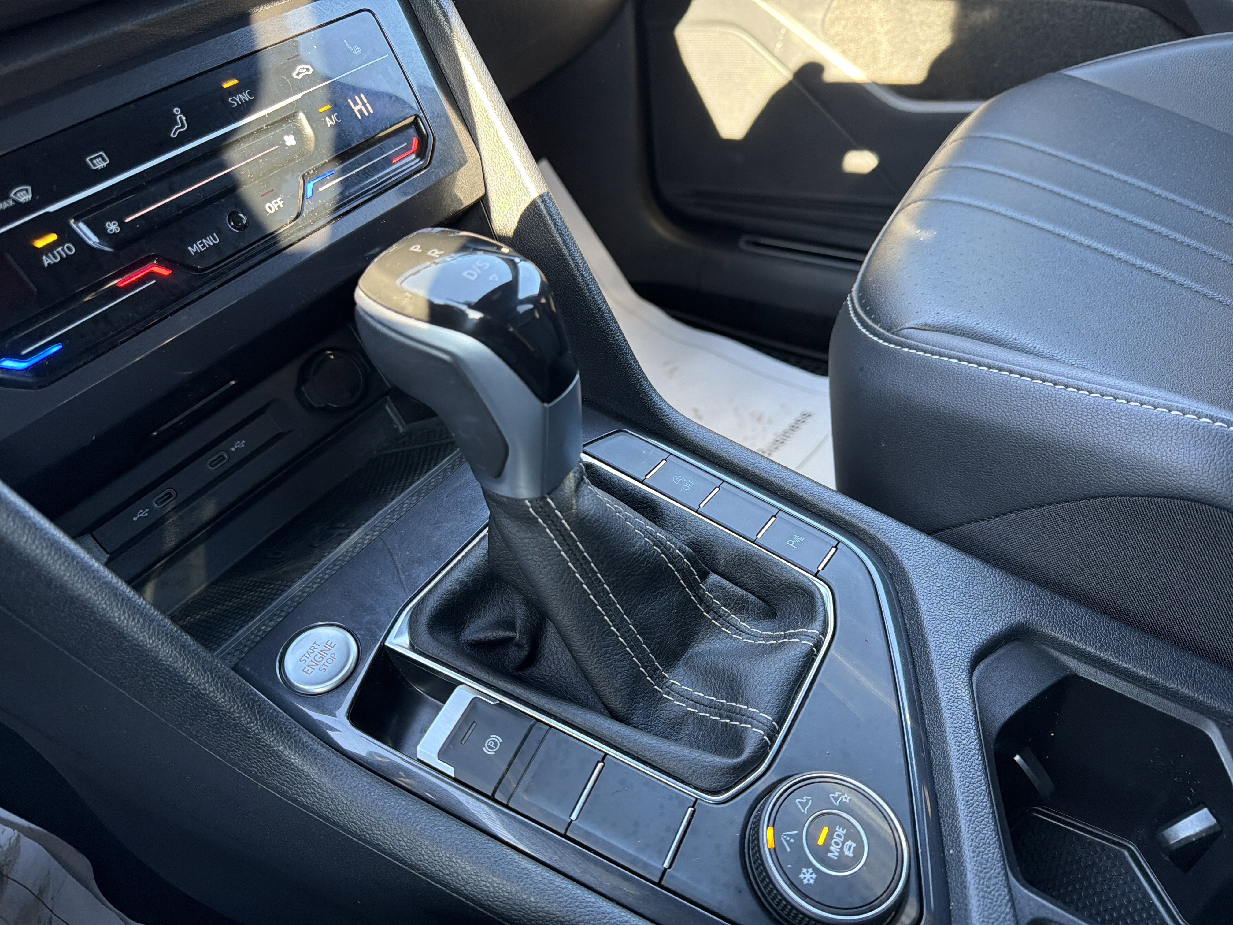 2024 Volkswagen Tiguan 2.0T SE R-Line Black