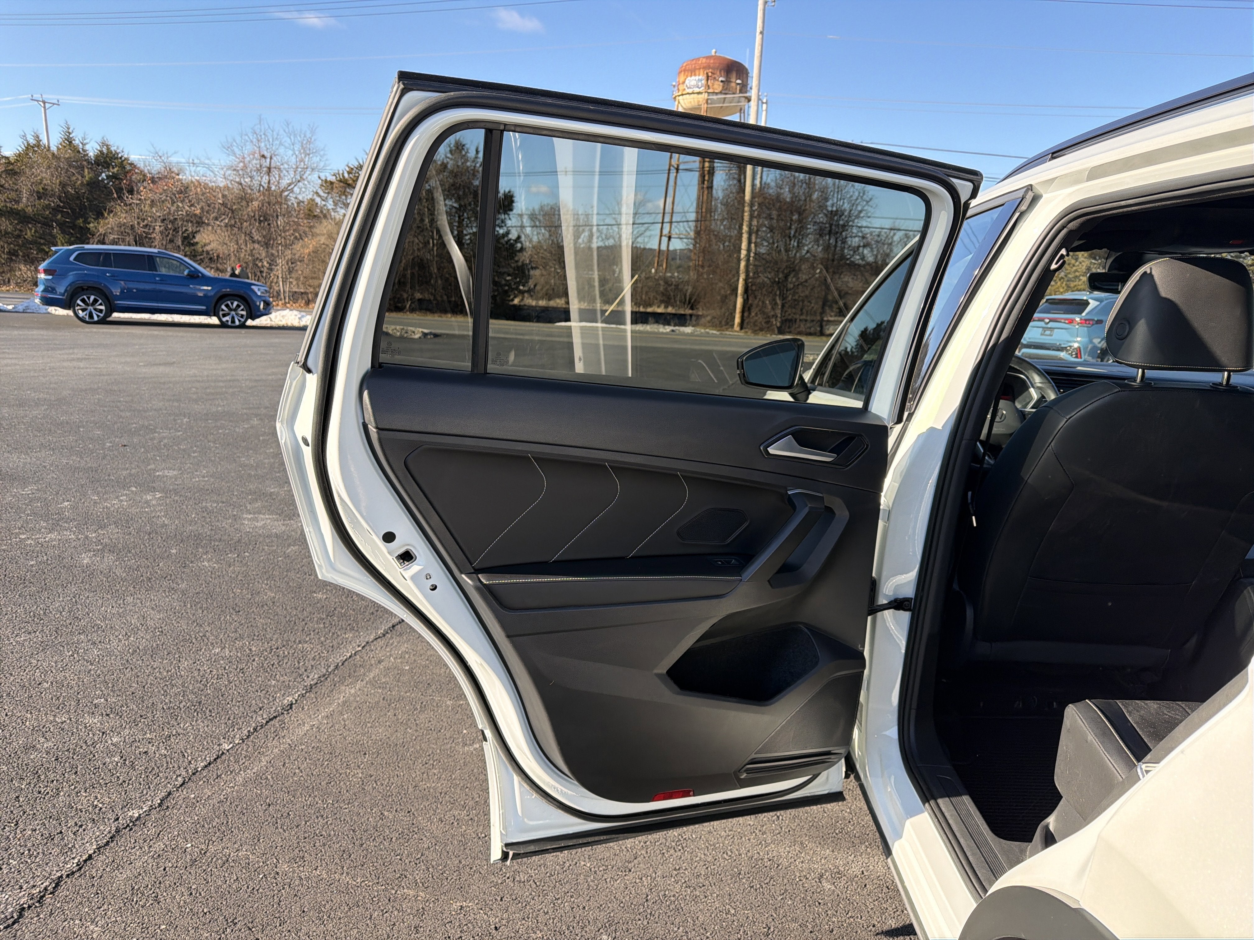 2024 Volkswagen Tiguan 2.0T SE R-Line Black