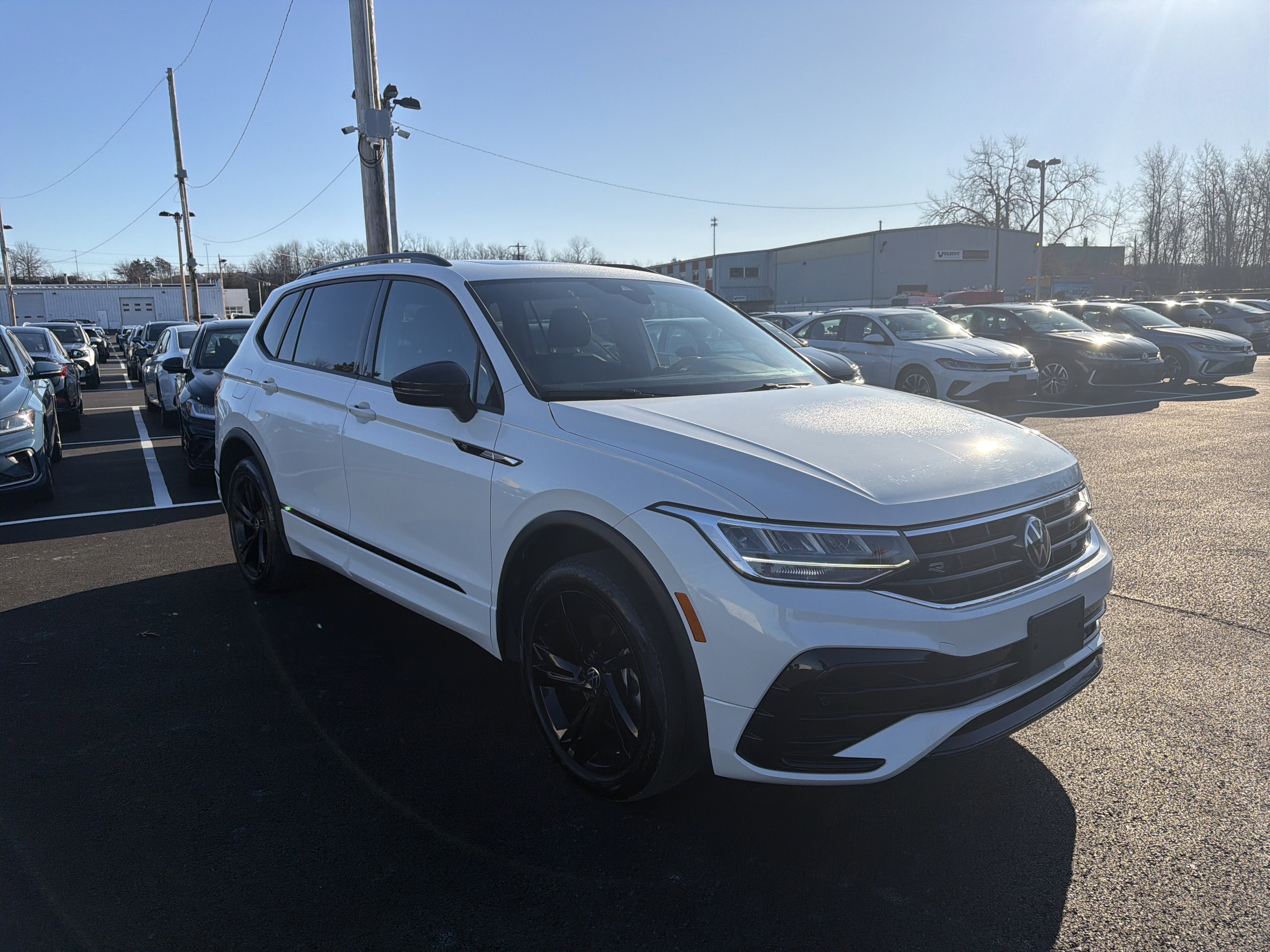 2024 Volkswagen Tiguan 2.0T SE R-Line Black