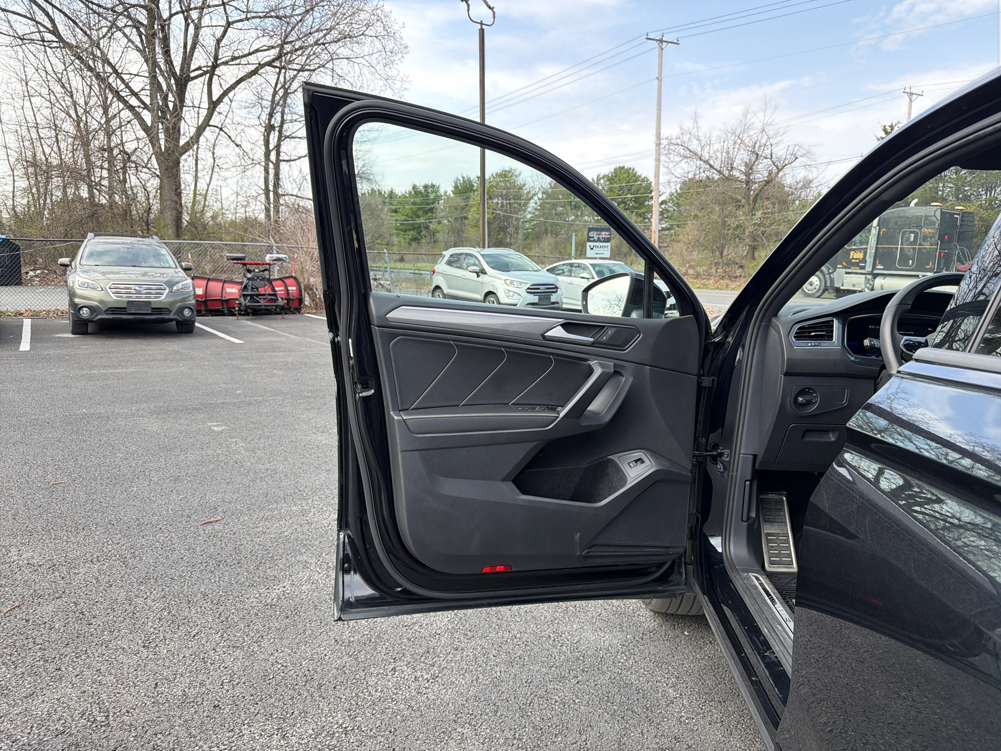 2022 Volkswagen Tiguan 2.0T SE R-Line Black