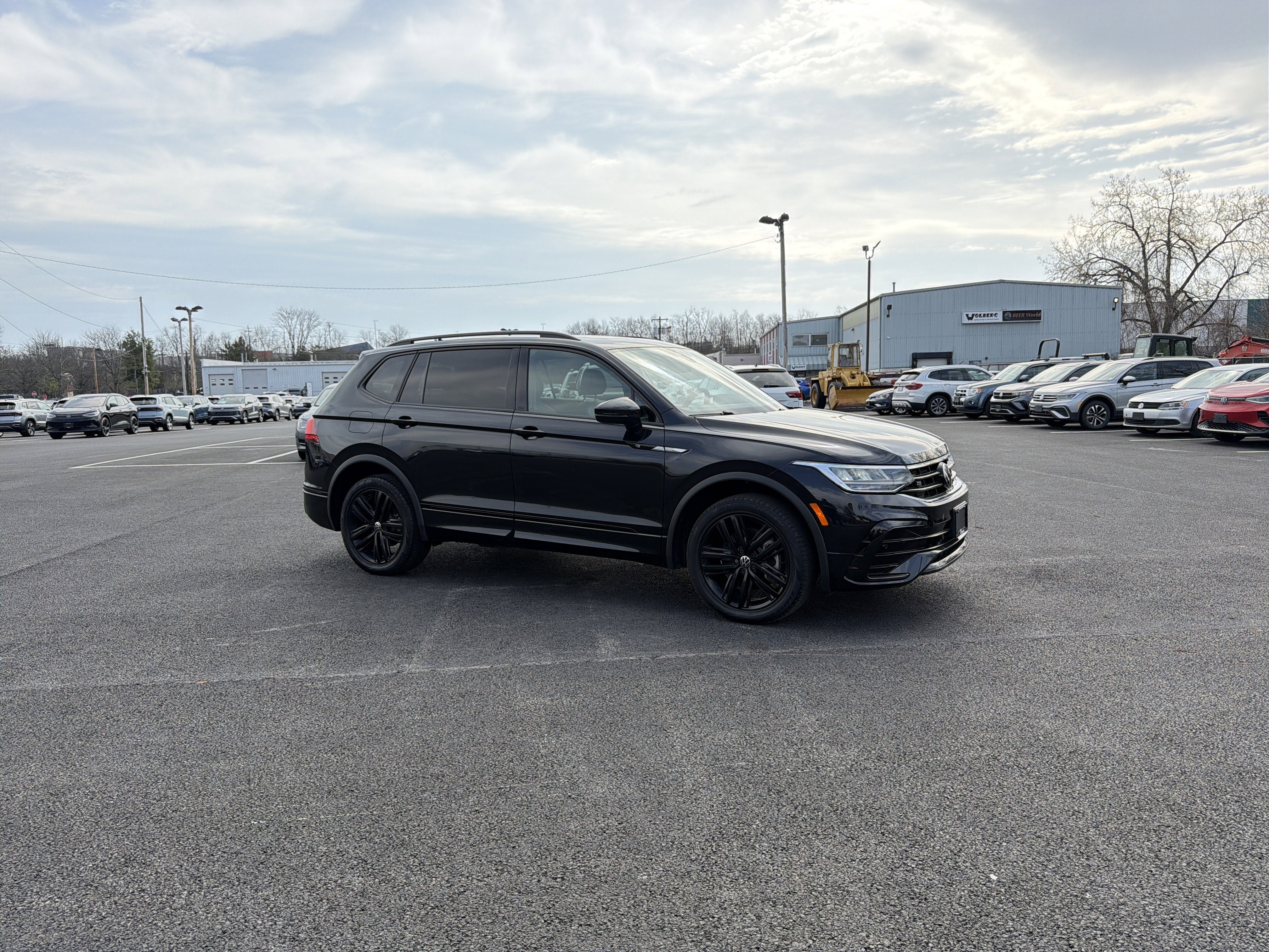 2022 Volkswagen Tiguan 2.0T SE R-Line Black