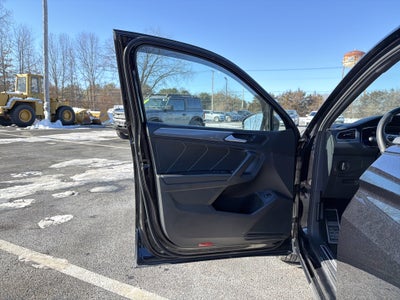 2022 Volkswagen Tiguan 2.0T SE R-Line Black