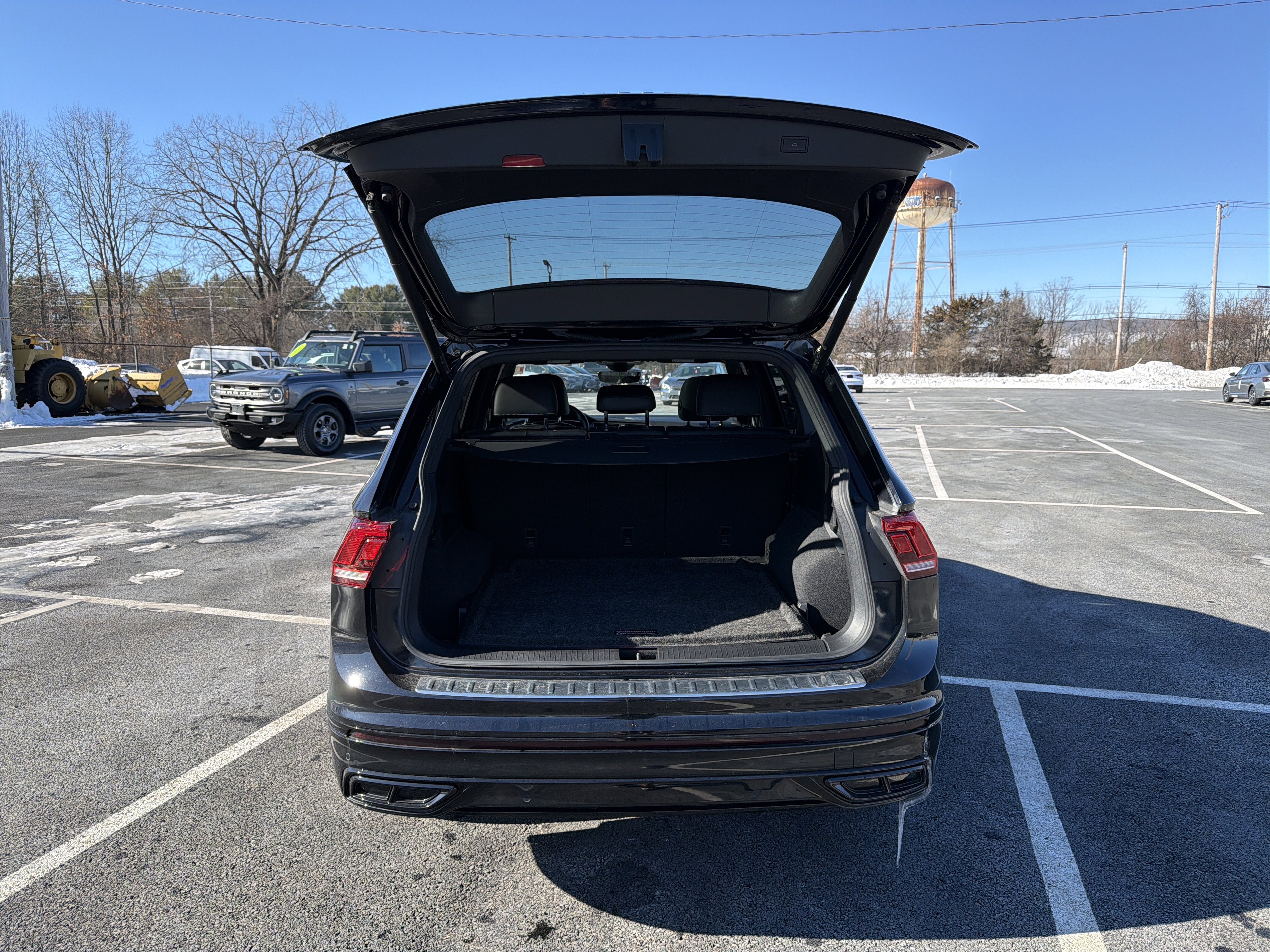 2022 Volkswagen Tiguan 2.0T SE R-Line Black