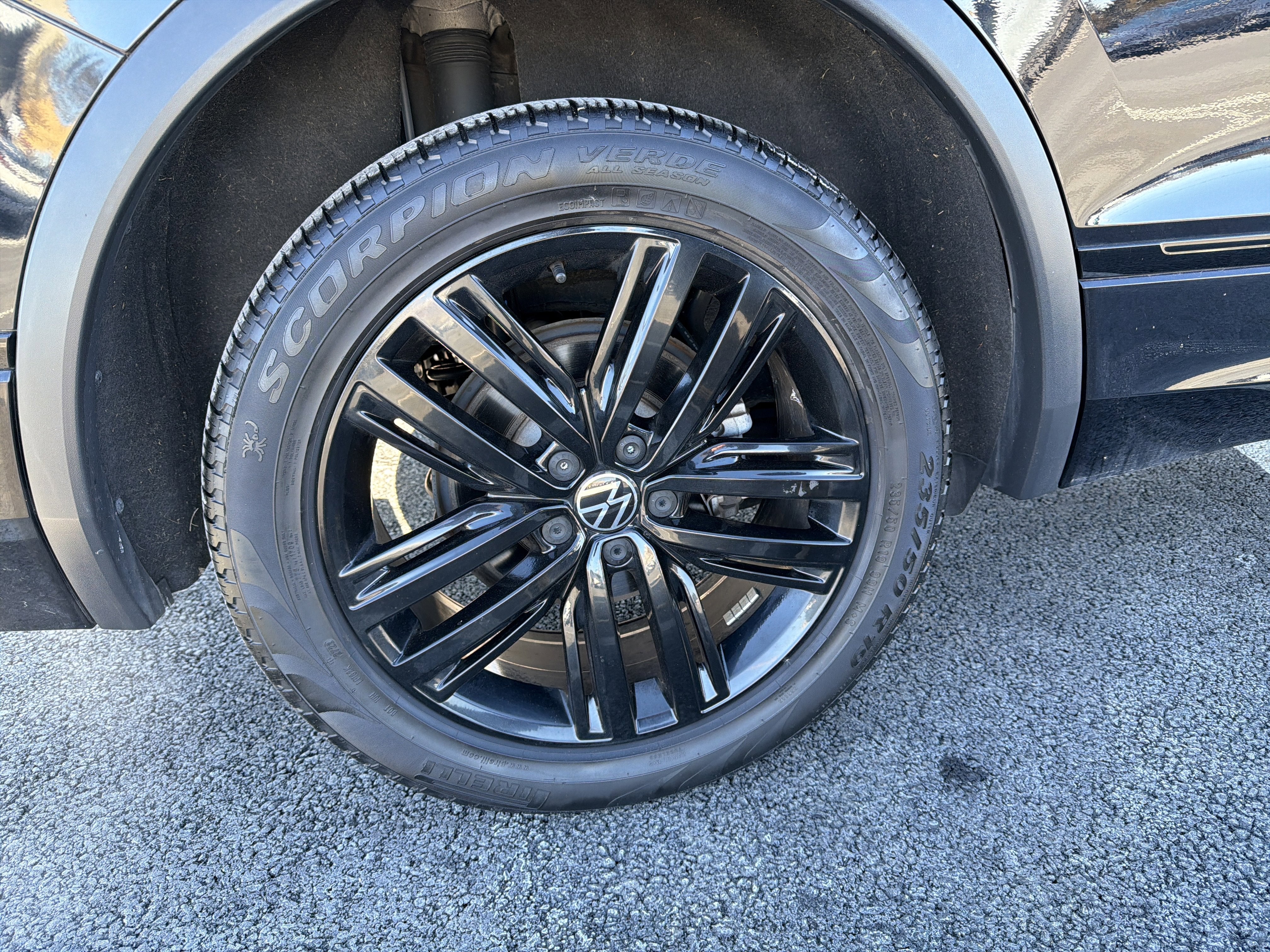 2022 Volkswagen Tiguan 2.0T SE R-Line Black