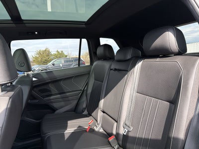2023 Volkswagen Tiguan 2.0T SE R-Line Black