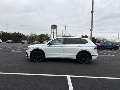 2022 Volkswagen Tiguan 2.0T SE R-Line Black