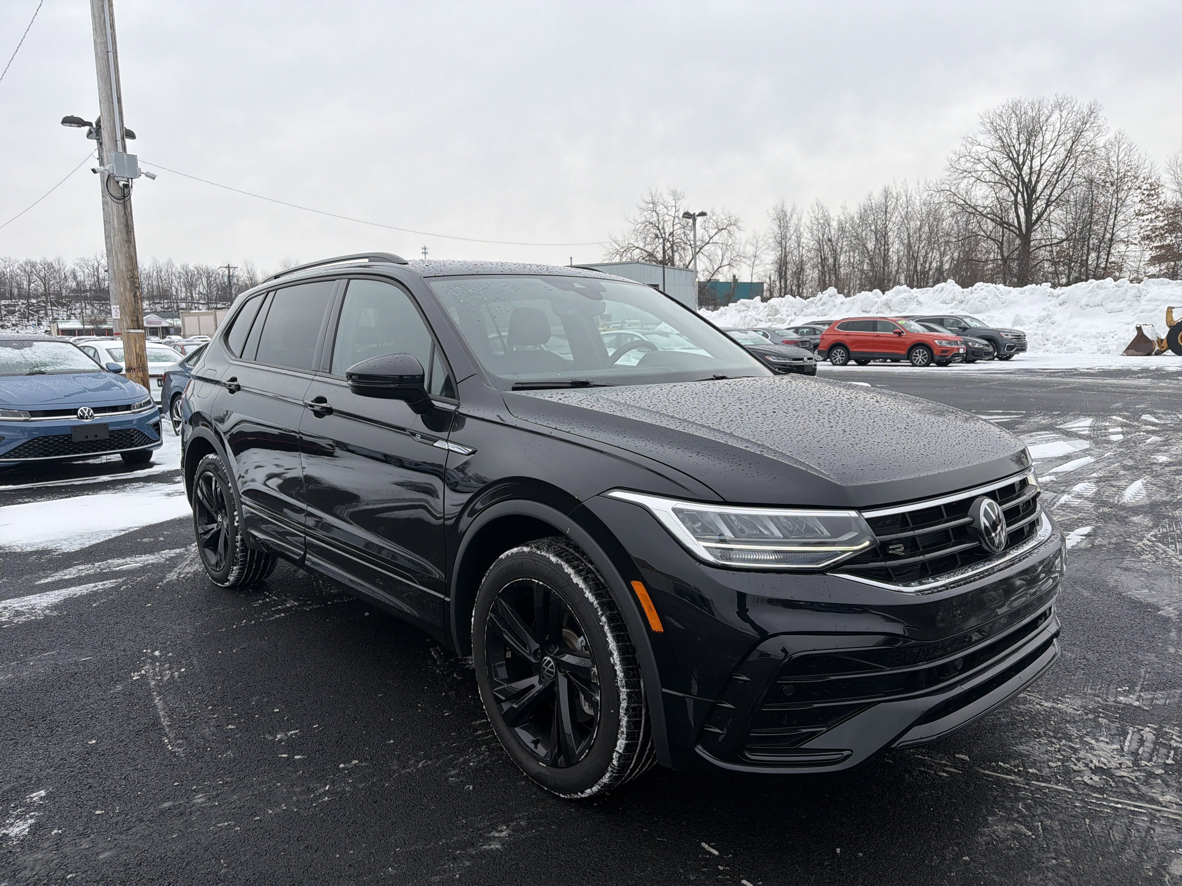 2023 Volkswagen Tiguan 2.0T SE R-Line Black