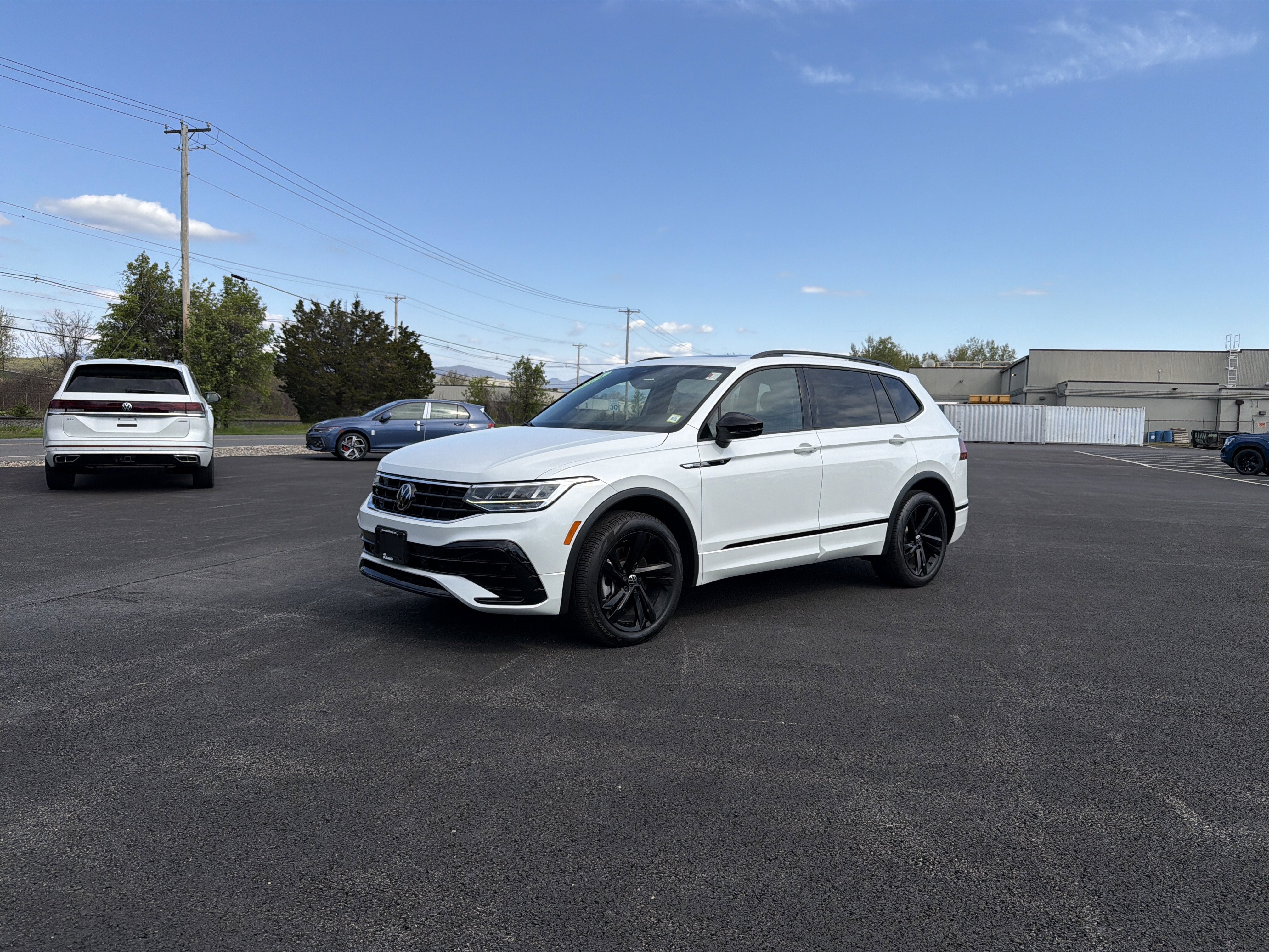 2024 Volkswagen Tiguan 2.0T SE R-Line Black