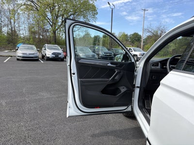 2024 Volkswagen Tiguan 2.0T SE R-Line Black