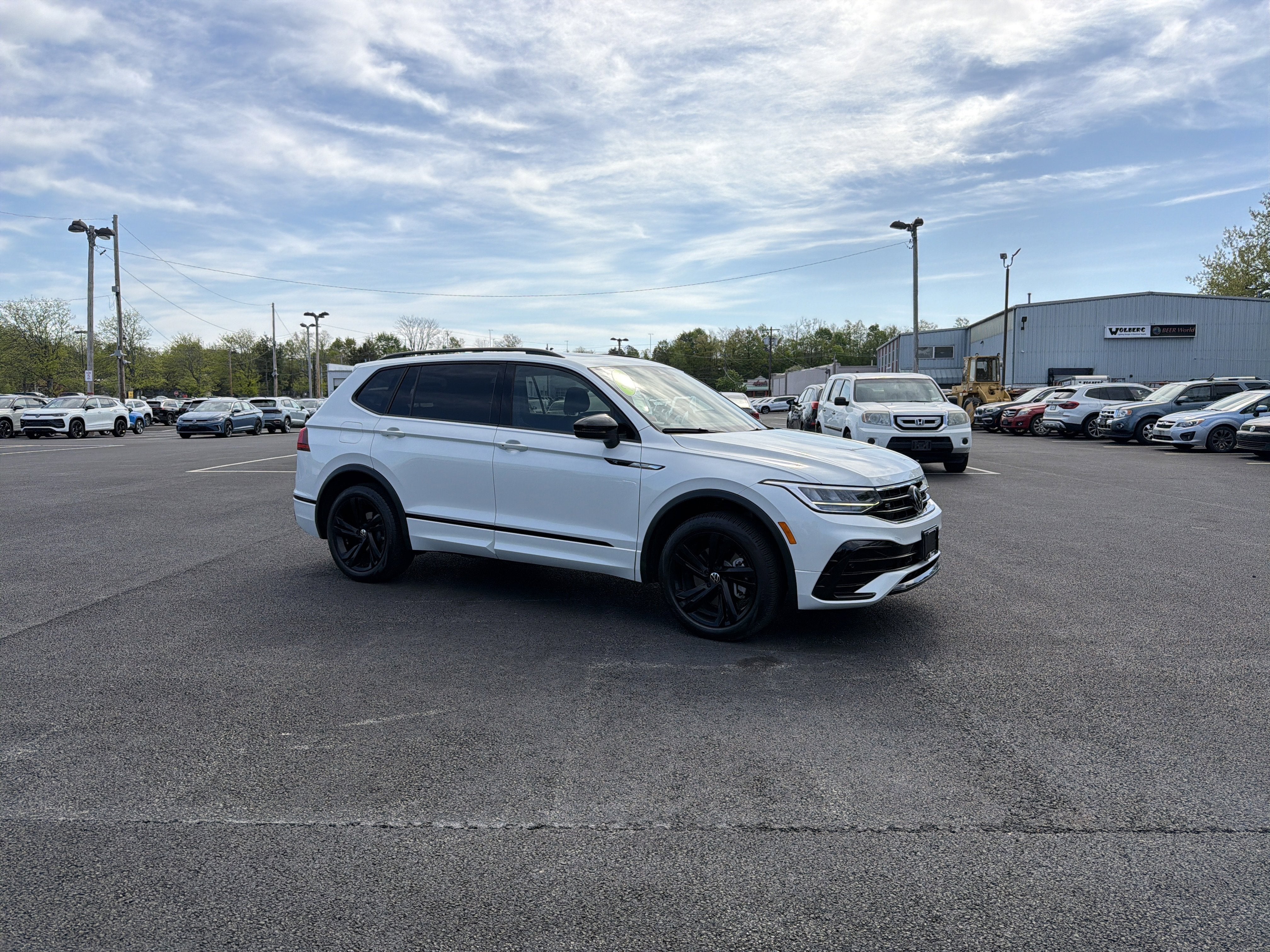 2024 Volkswagen Tiguan 2.0T SE R-Line Black