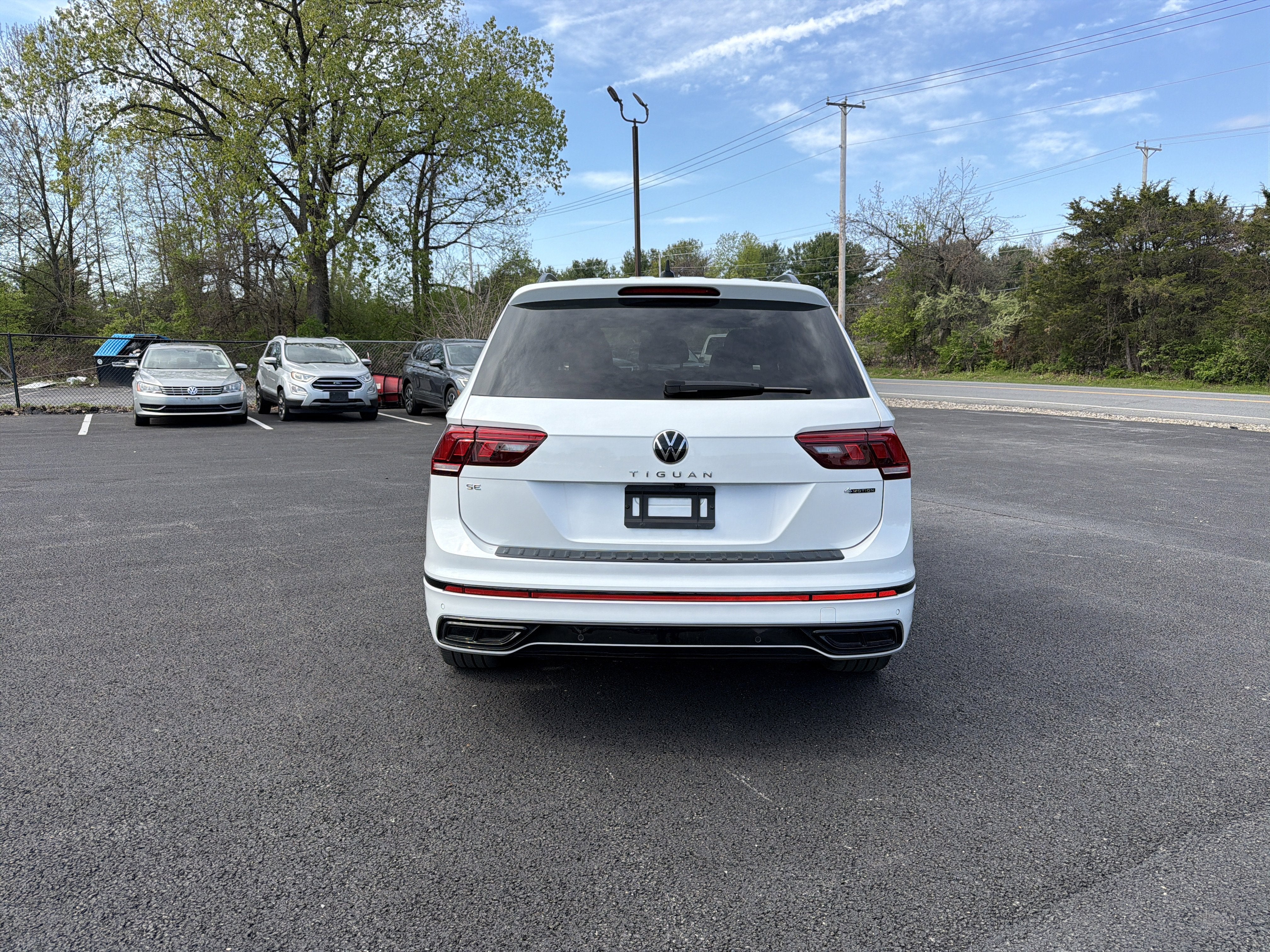 2024 Volkswagen Tiguan 2.0T SE R-Line Black