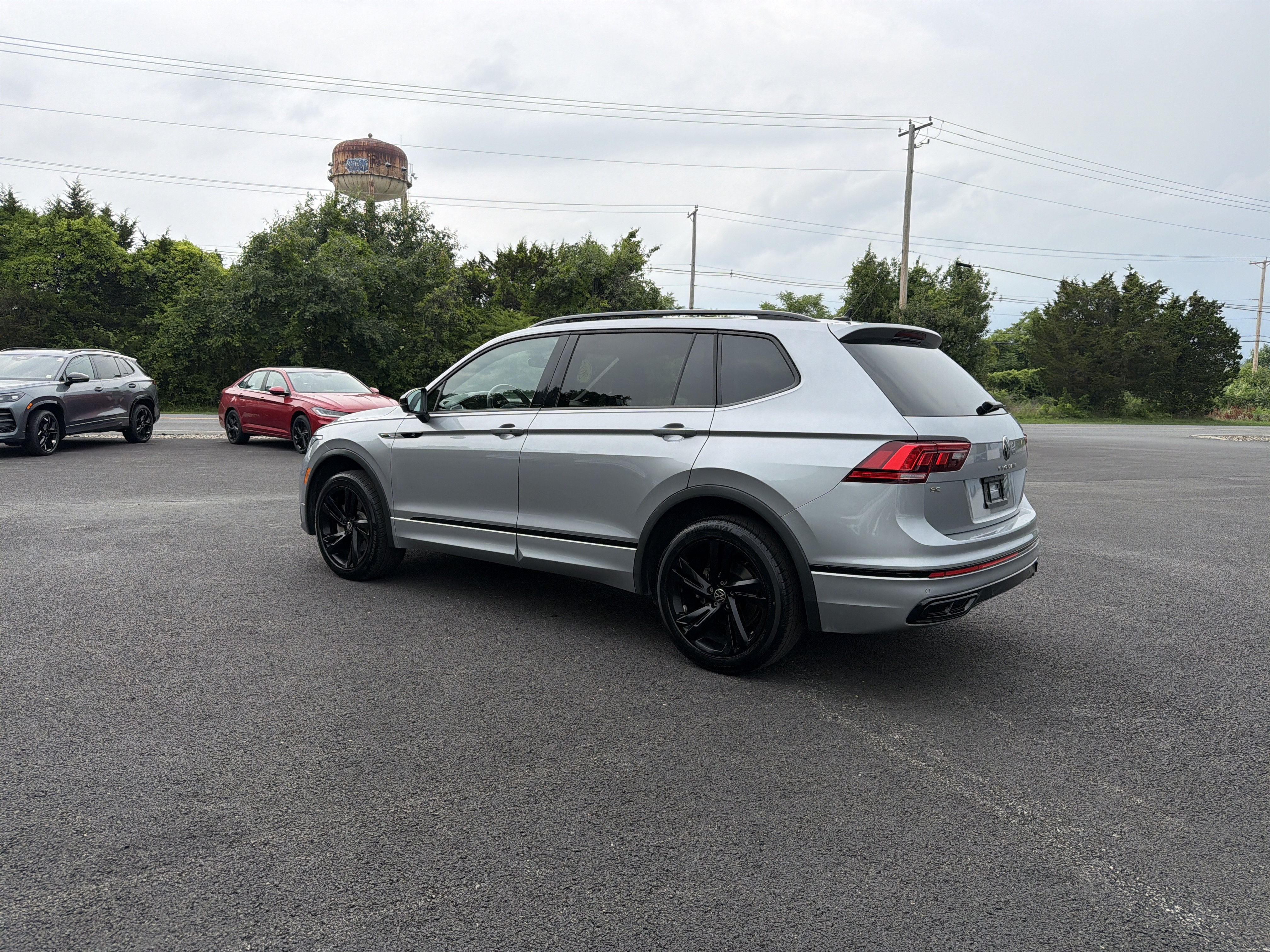 2024 Volkswagen Tiguan 2.0T SE R-Line Black