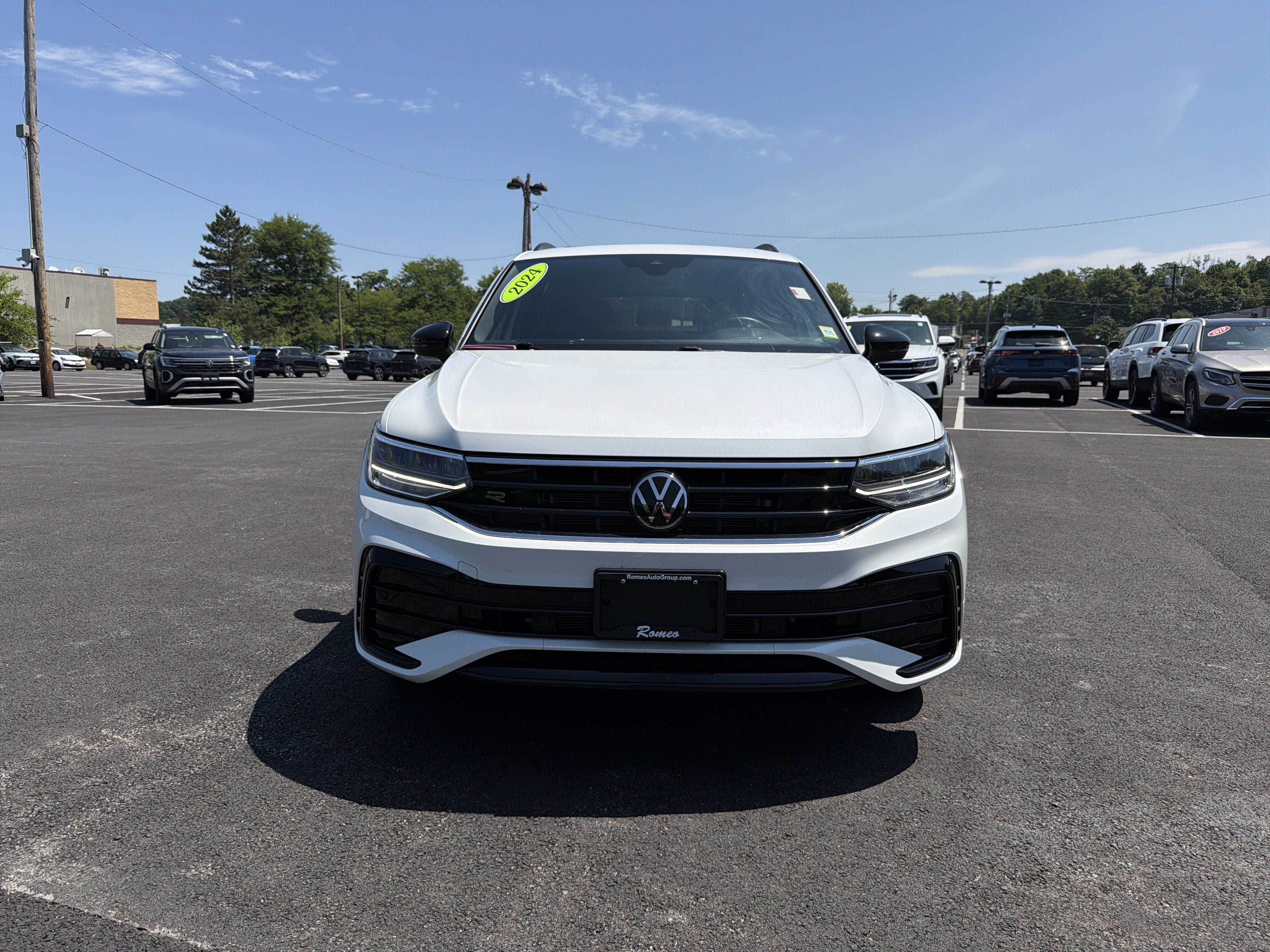 2024 Volkswagen Tiguan 2.0T SE R-Line Black