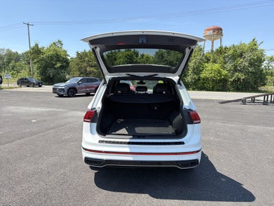 2024 Volkswagen Tiguan 2.0T SE R-Line Black
