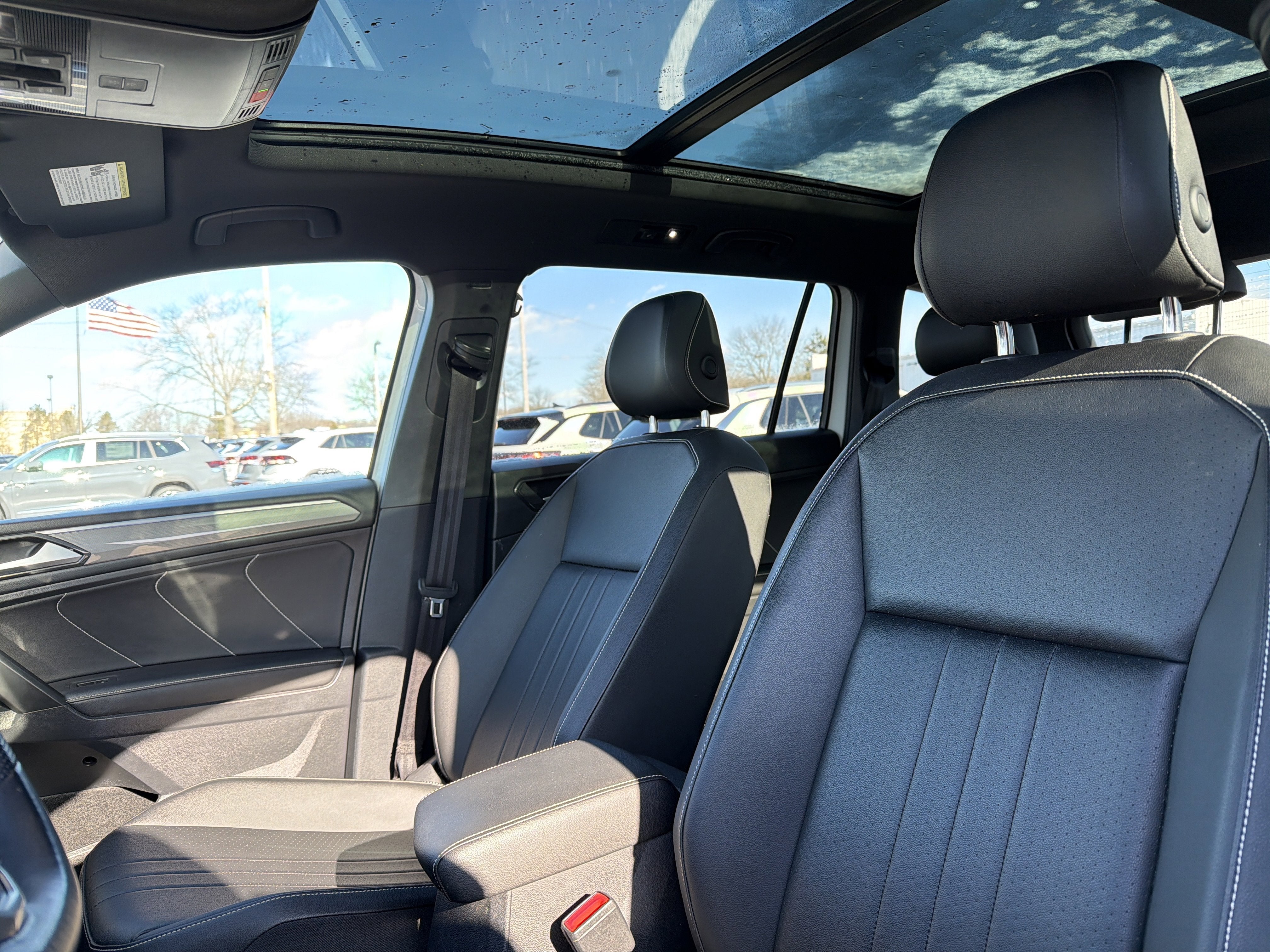 2022 Volkswagen Tiguan 2.0T SE R-Line Black