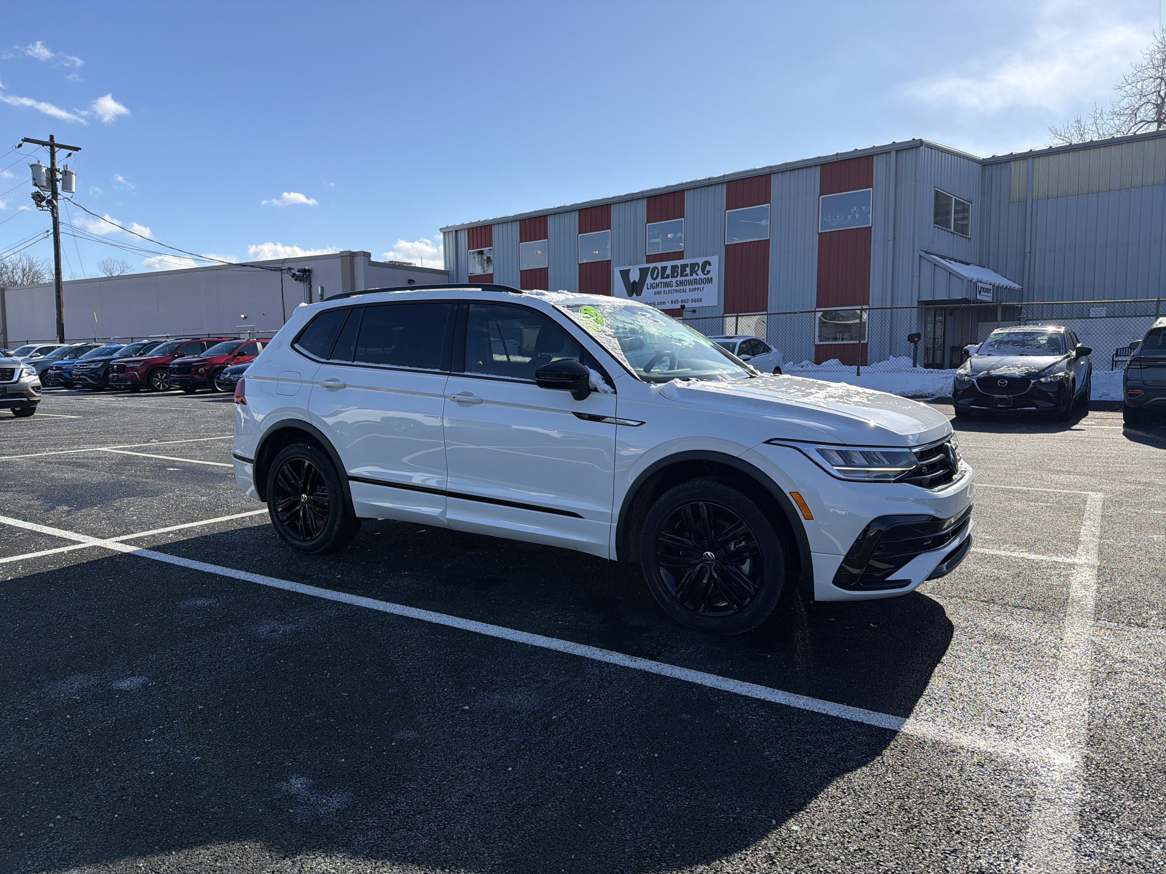 2022 Volkswagen Tiguan 2.0T SE R-Line Black