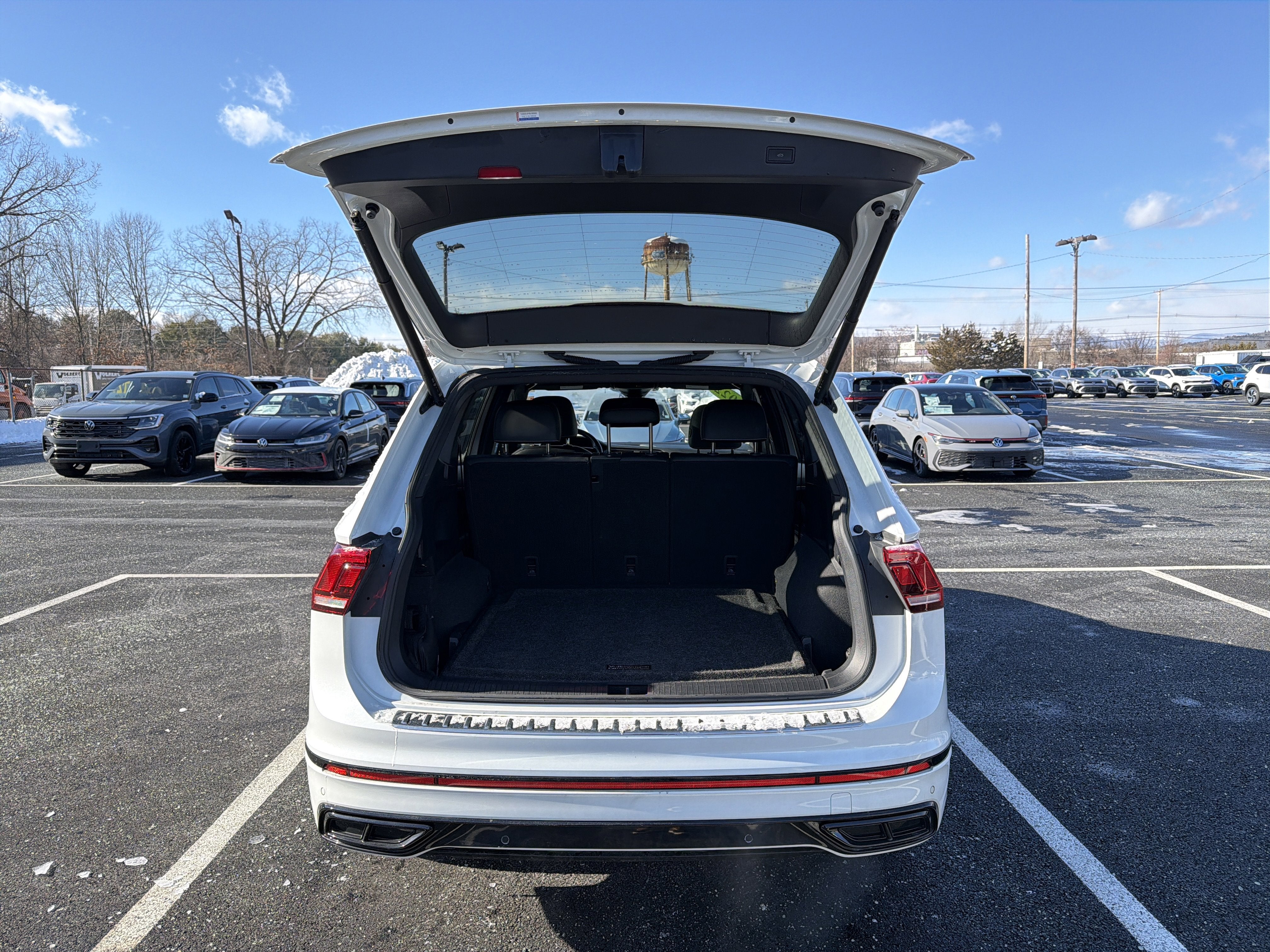 2022 Volkswagen Tiguan 2.0T SE R-Line Black