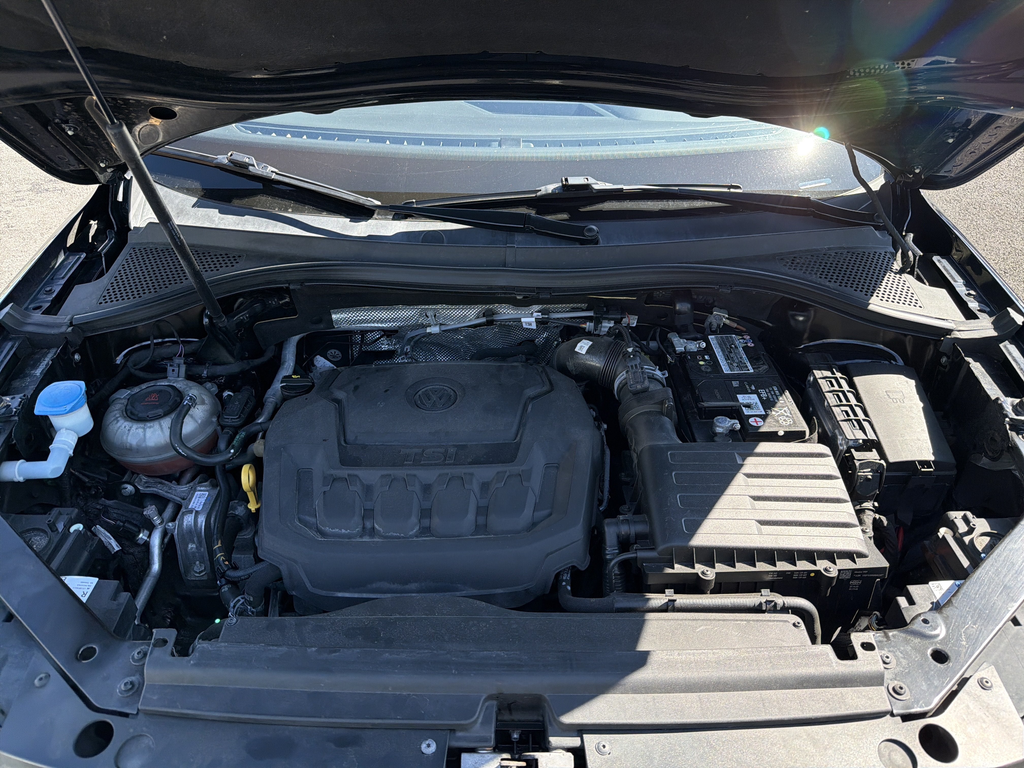 2023 Volkswagen Tiguan 2.0T SE R-Line Black