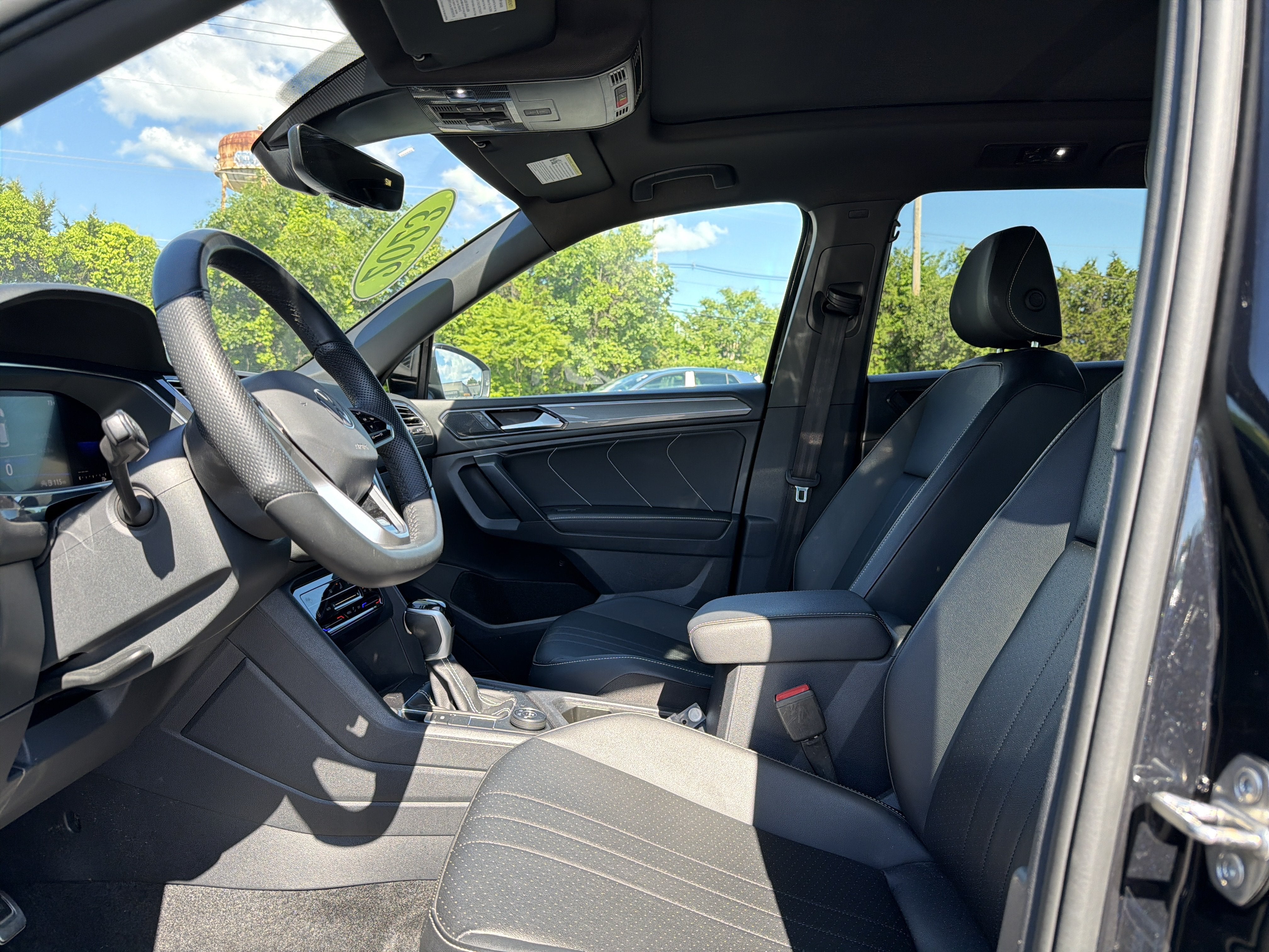 2023 Volkswagen Tiguan 2.0T SE R-Line Black