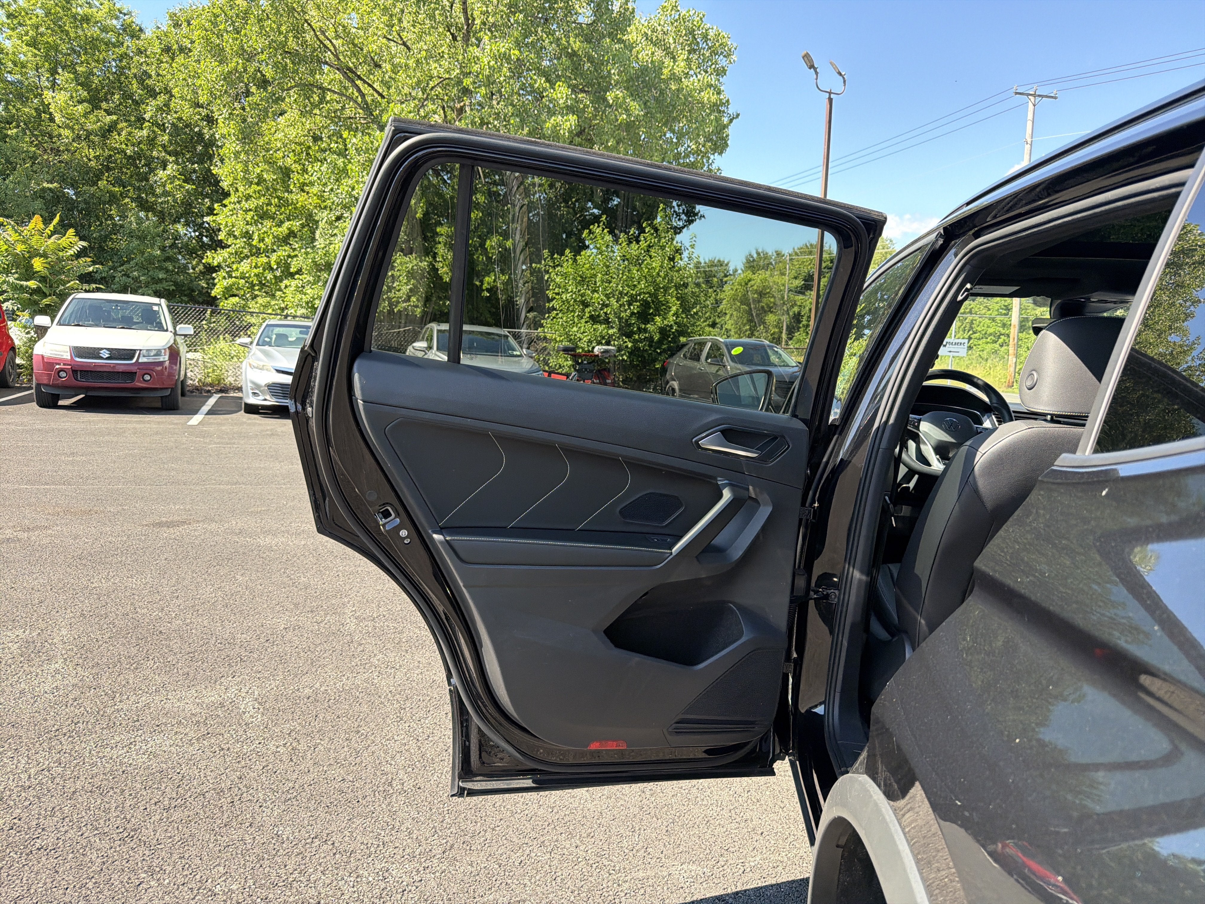 2023 Volkswagen Tiguan 2.0T SE R-Line Black