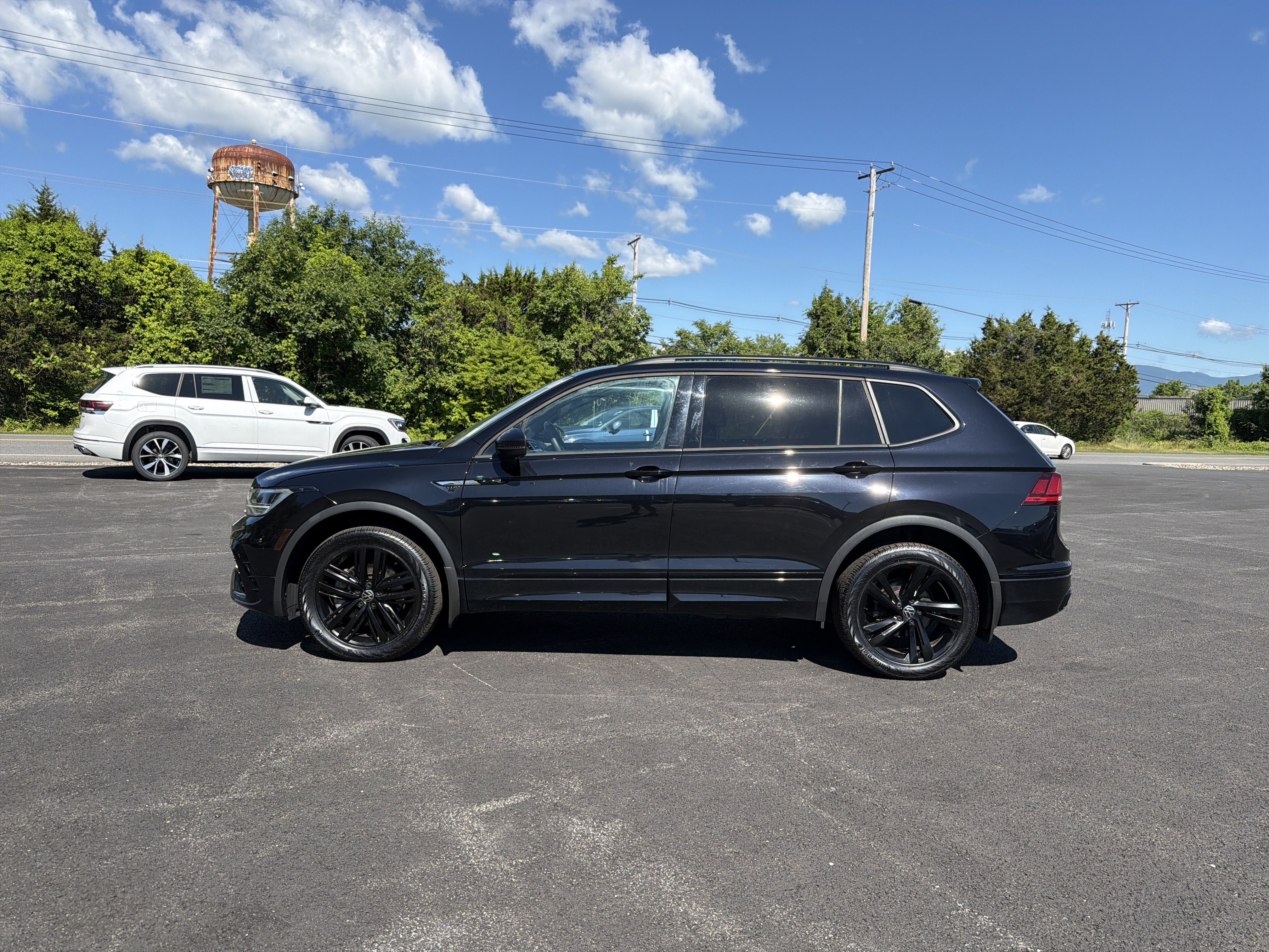 2023 Volkswagen Tiguan 2.0T SE R-Line Black