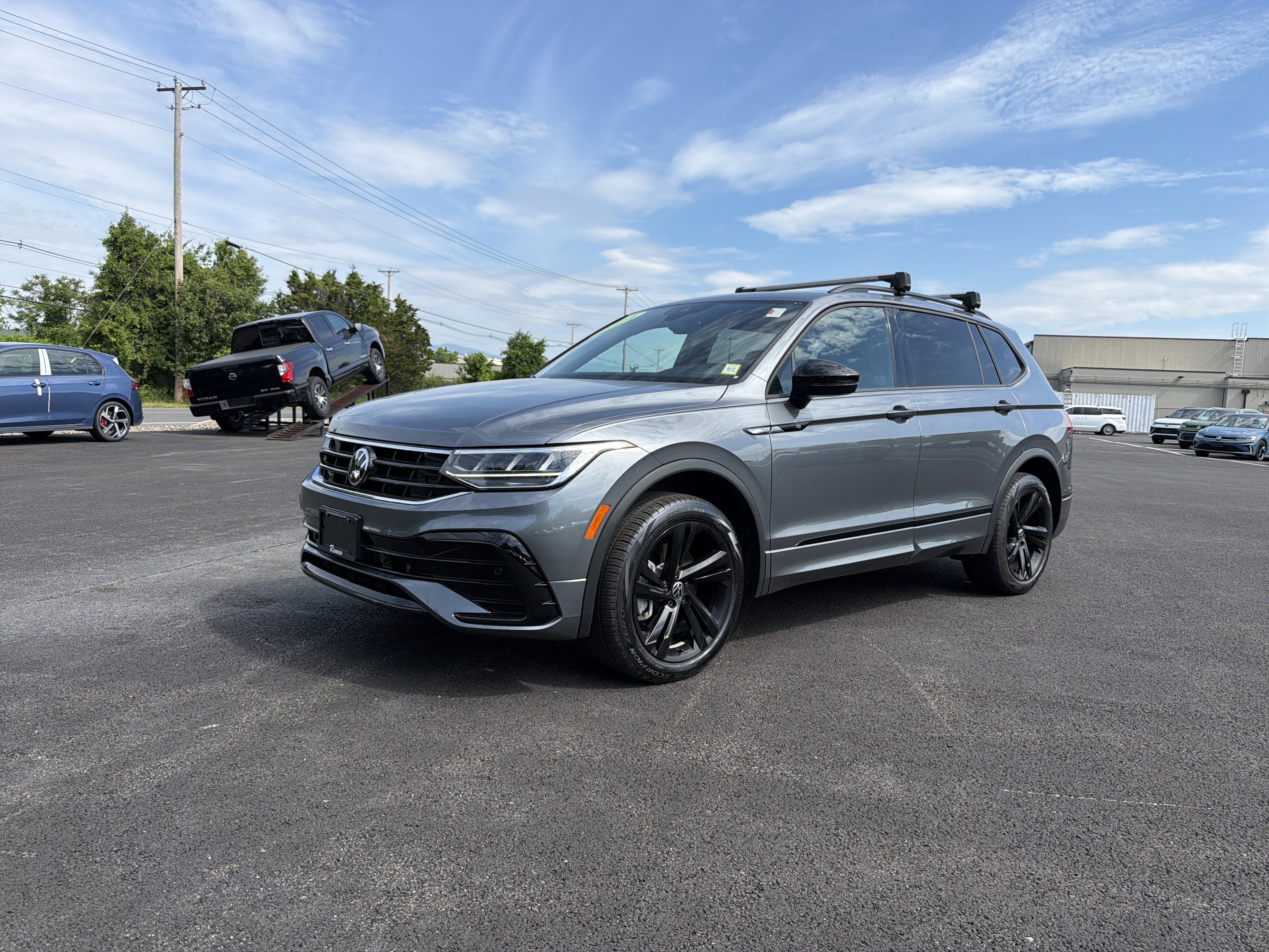 2024 Volkswagen Tiguan 2.0T SE R-Line Black