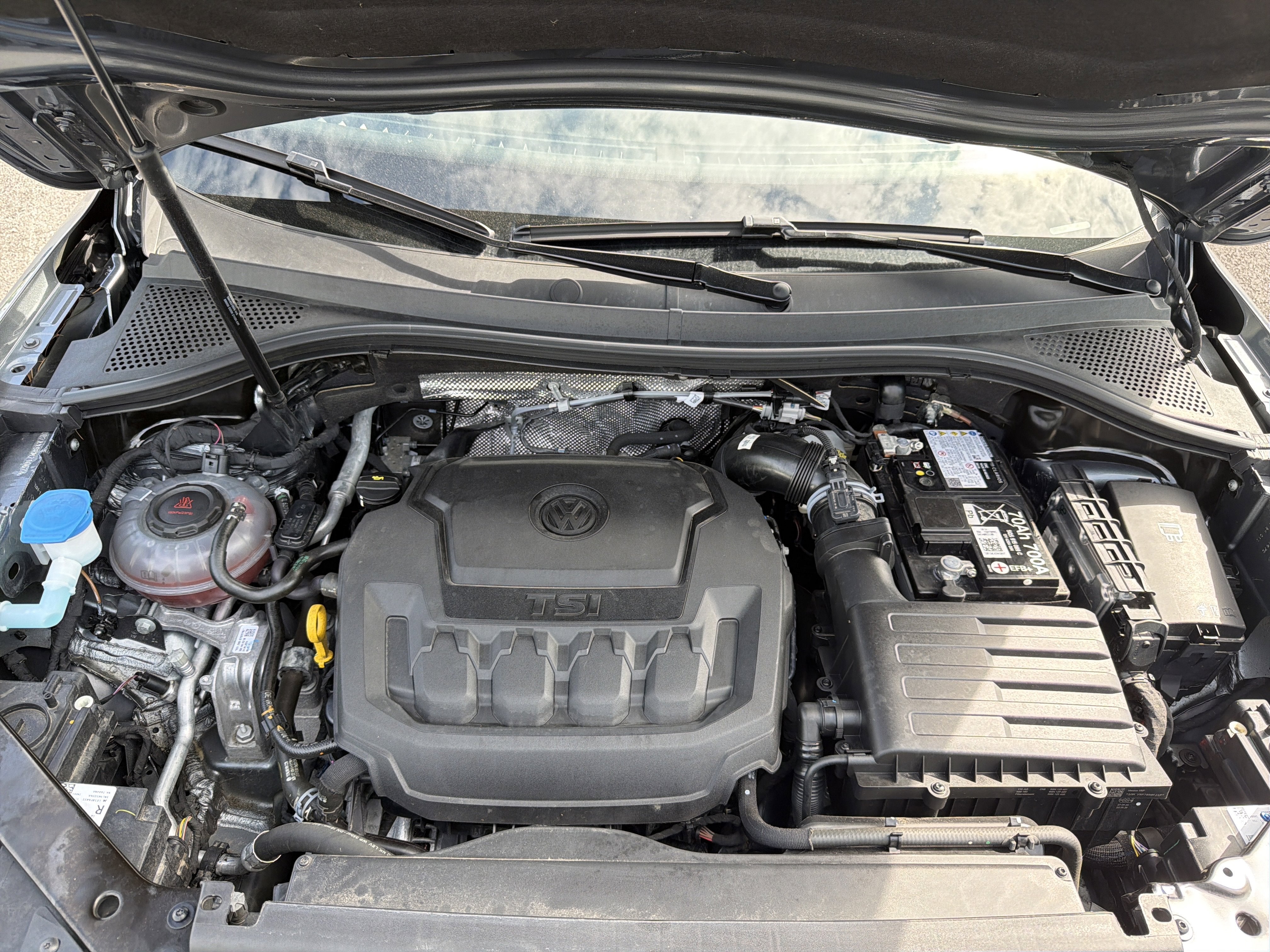 2024 Volkswagen Tiguan 2.0T SE R-Line Black