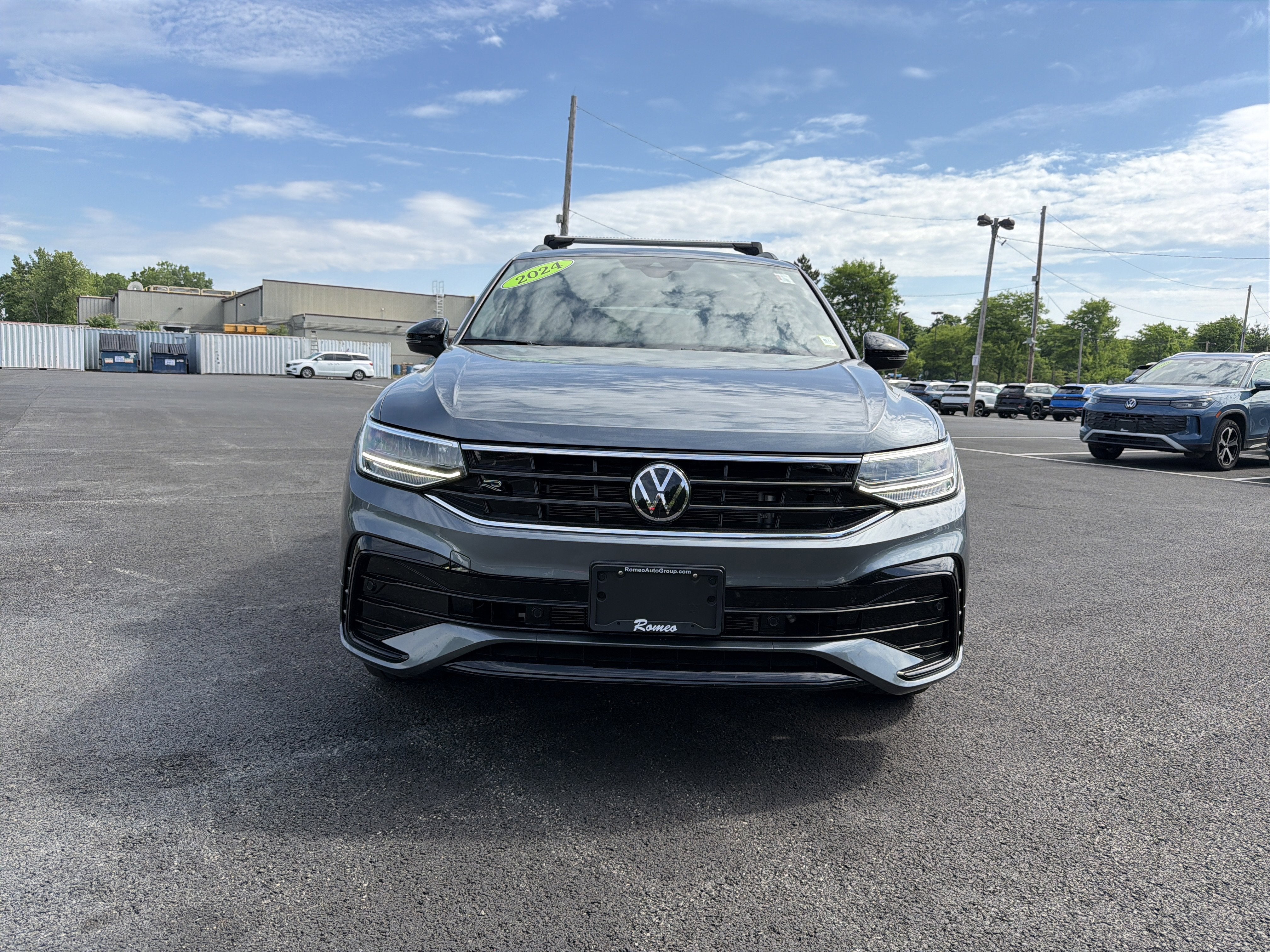 2024 Volkswagen Tiguan 2.0T SE R-Line Black