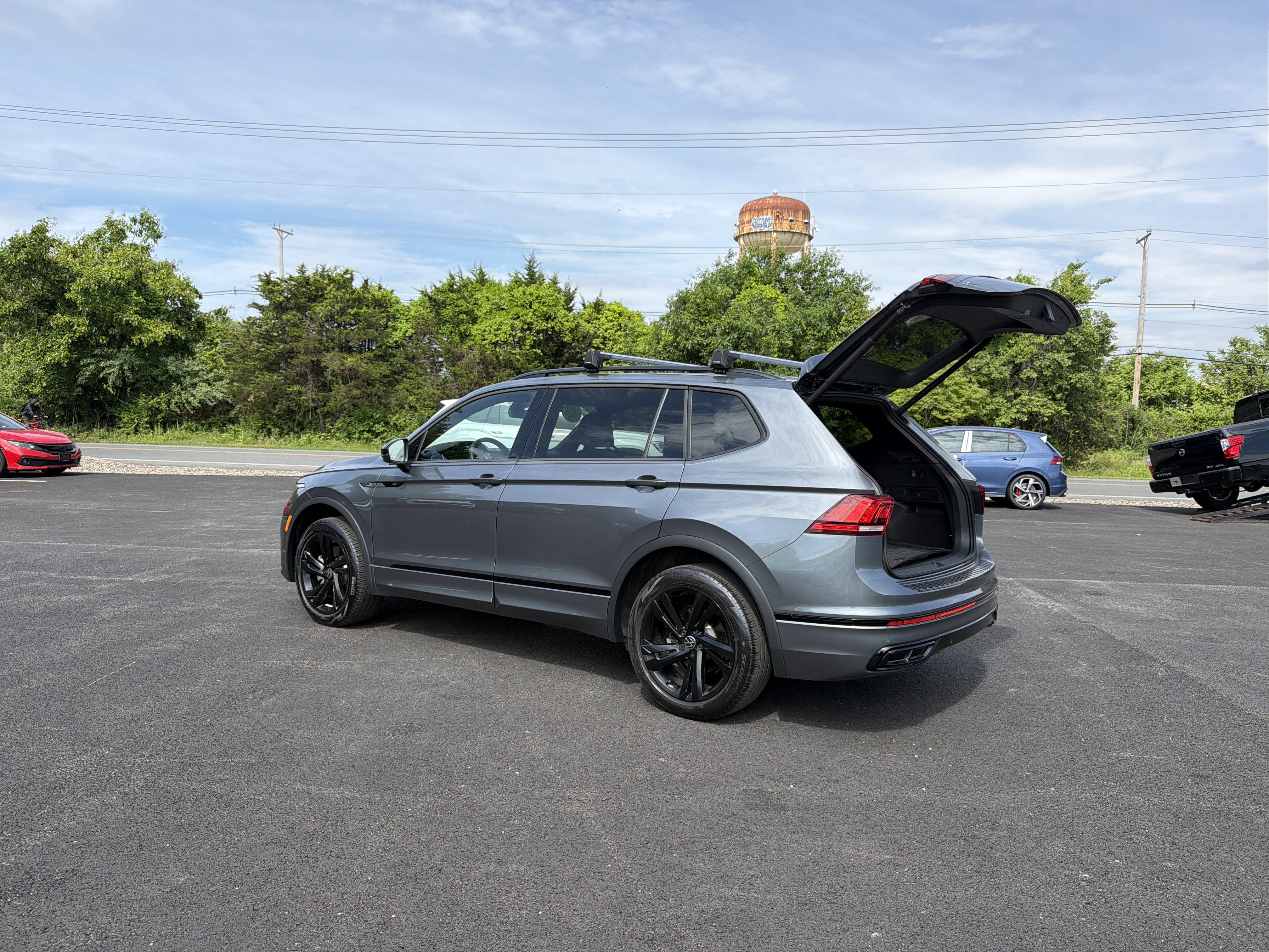 2024 Volkswagen Tiguan 2.0T SE R-Line Black