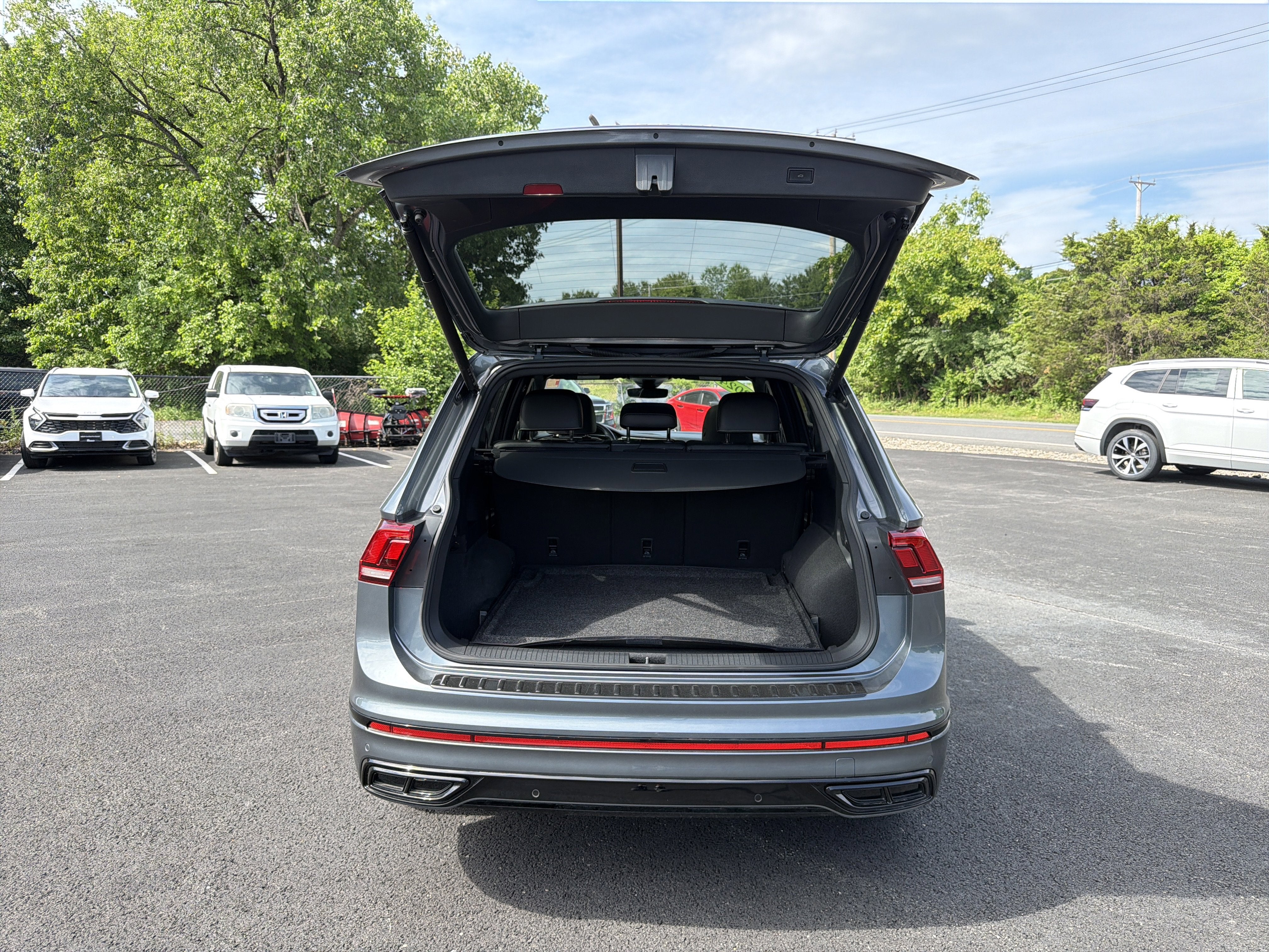 2024 Volkswagen Tiguan 2.0T SE R-Line Black