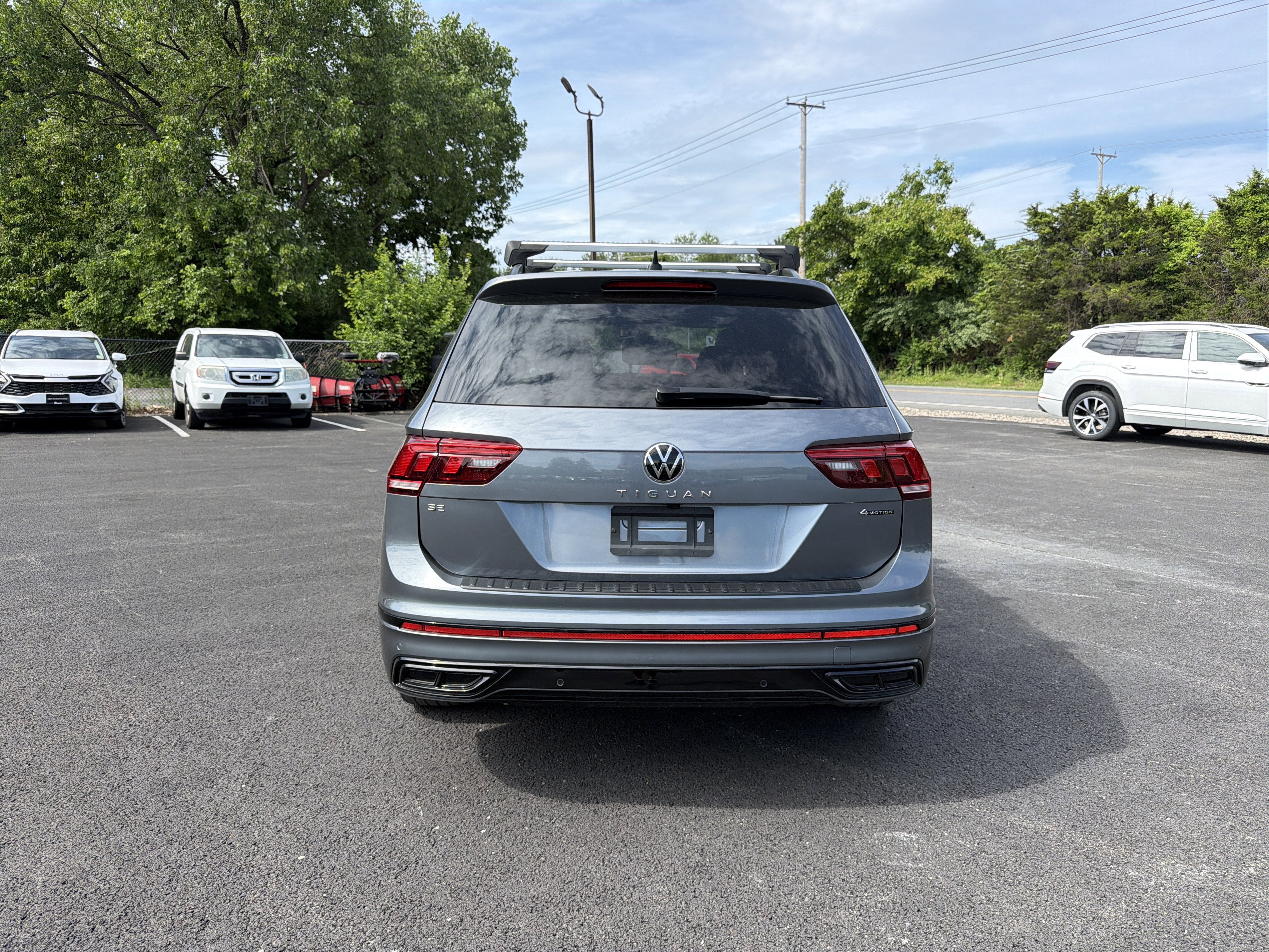 2024 Volkswagen Tiguan 2.0T SE R-Line Black
