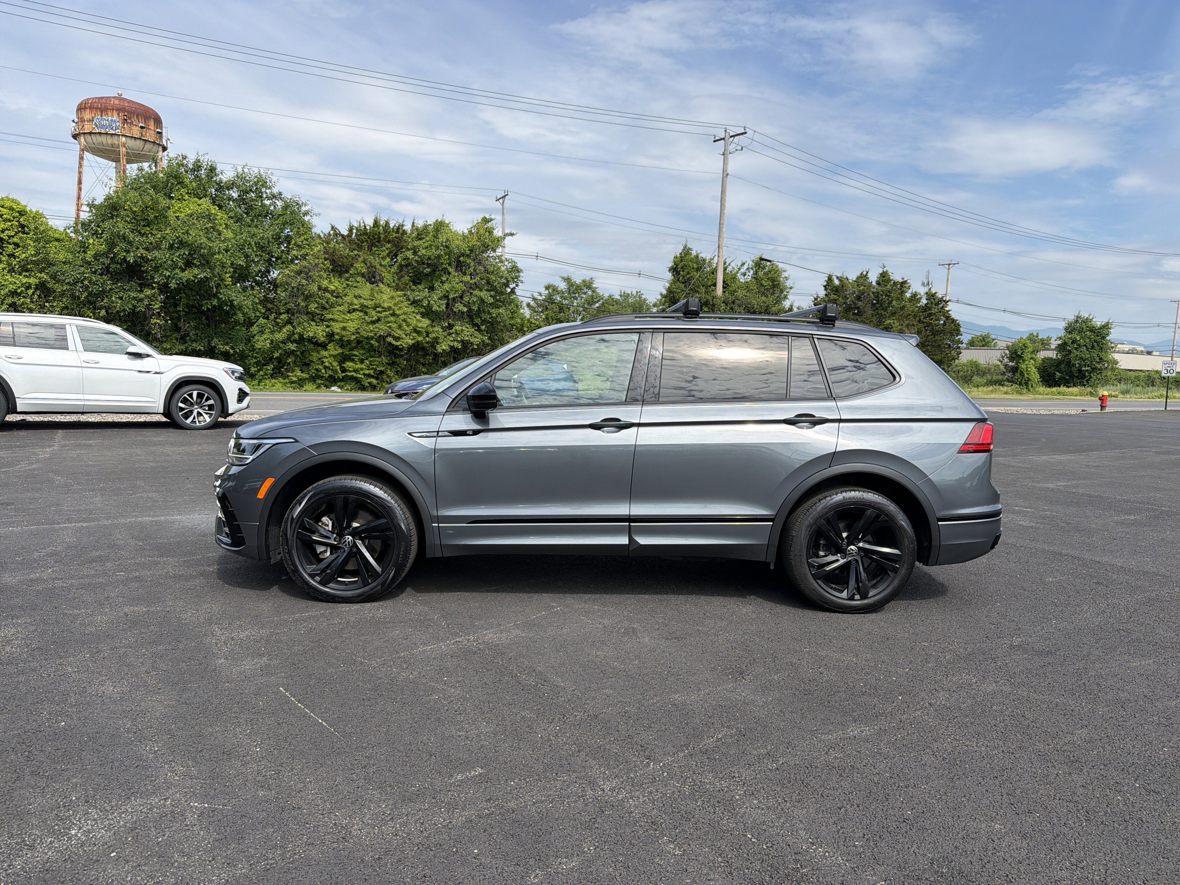 2024 Volkswagen Tiguan 2.0T SE R-Line Black