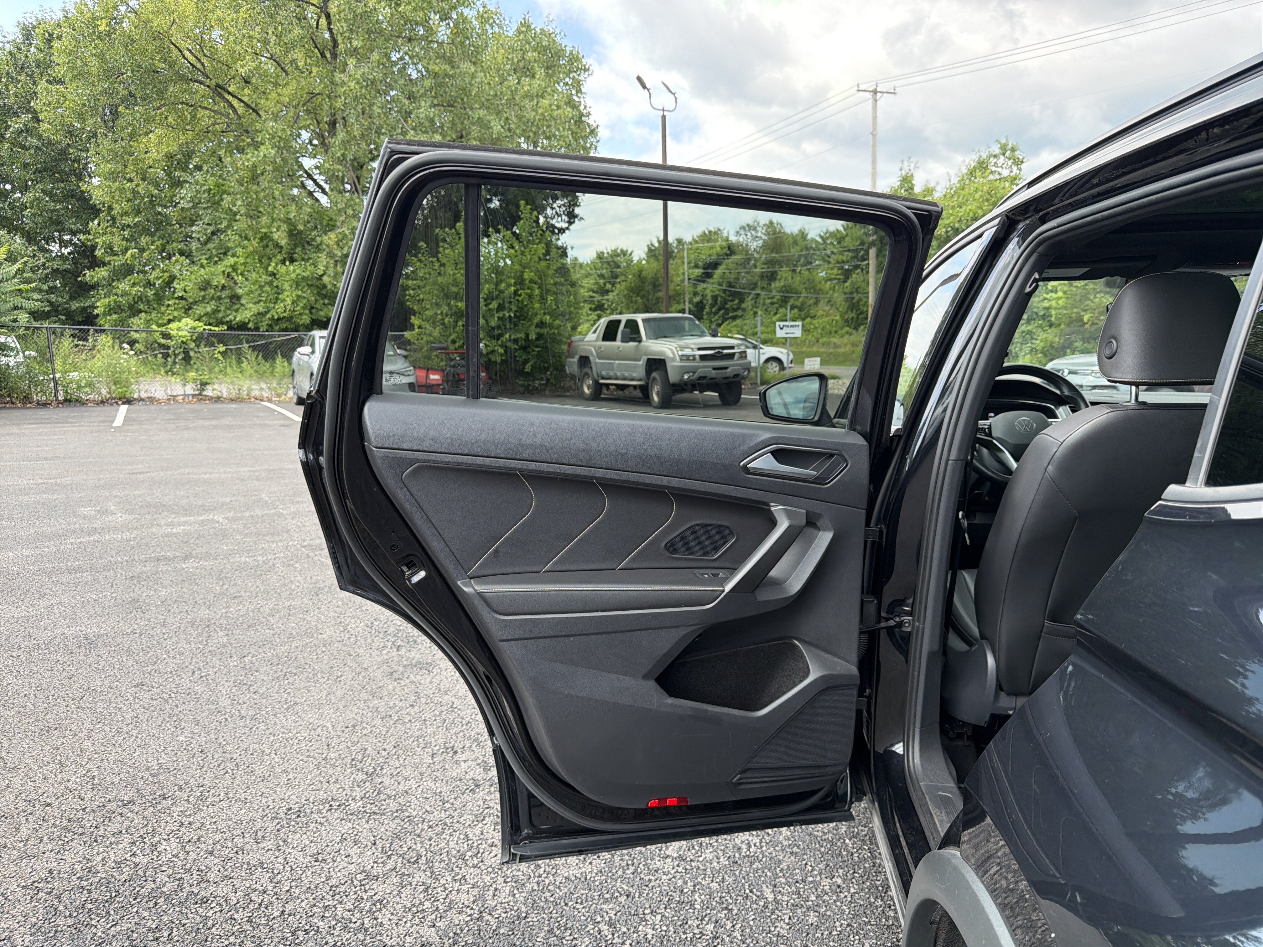 2022 Volkswagen Tiguan 2.0T SE R-Line Black