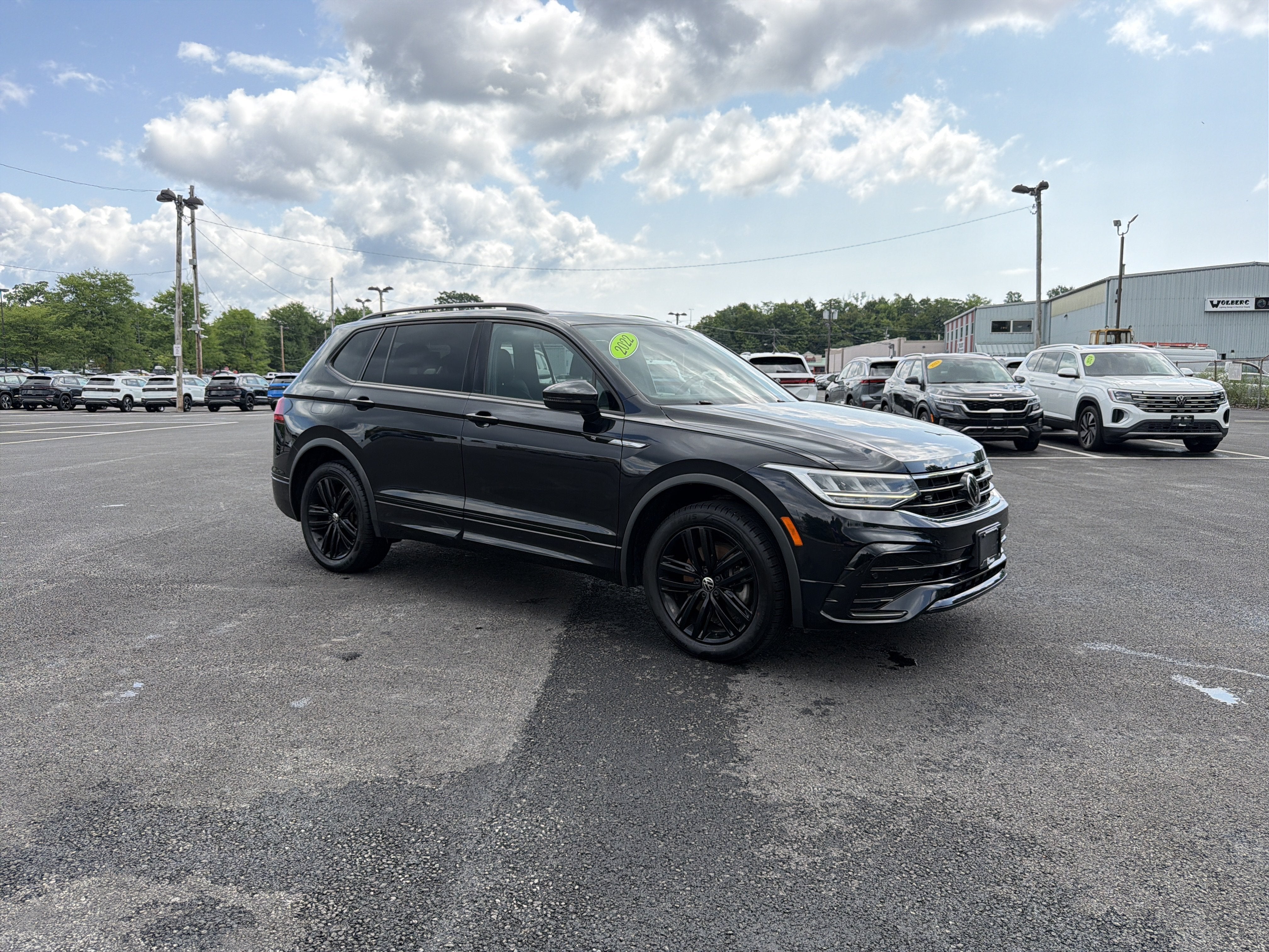 2022 Volkswagen Tiguan 2.0T SE R-Line Black