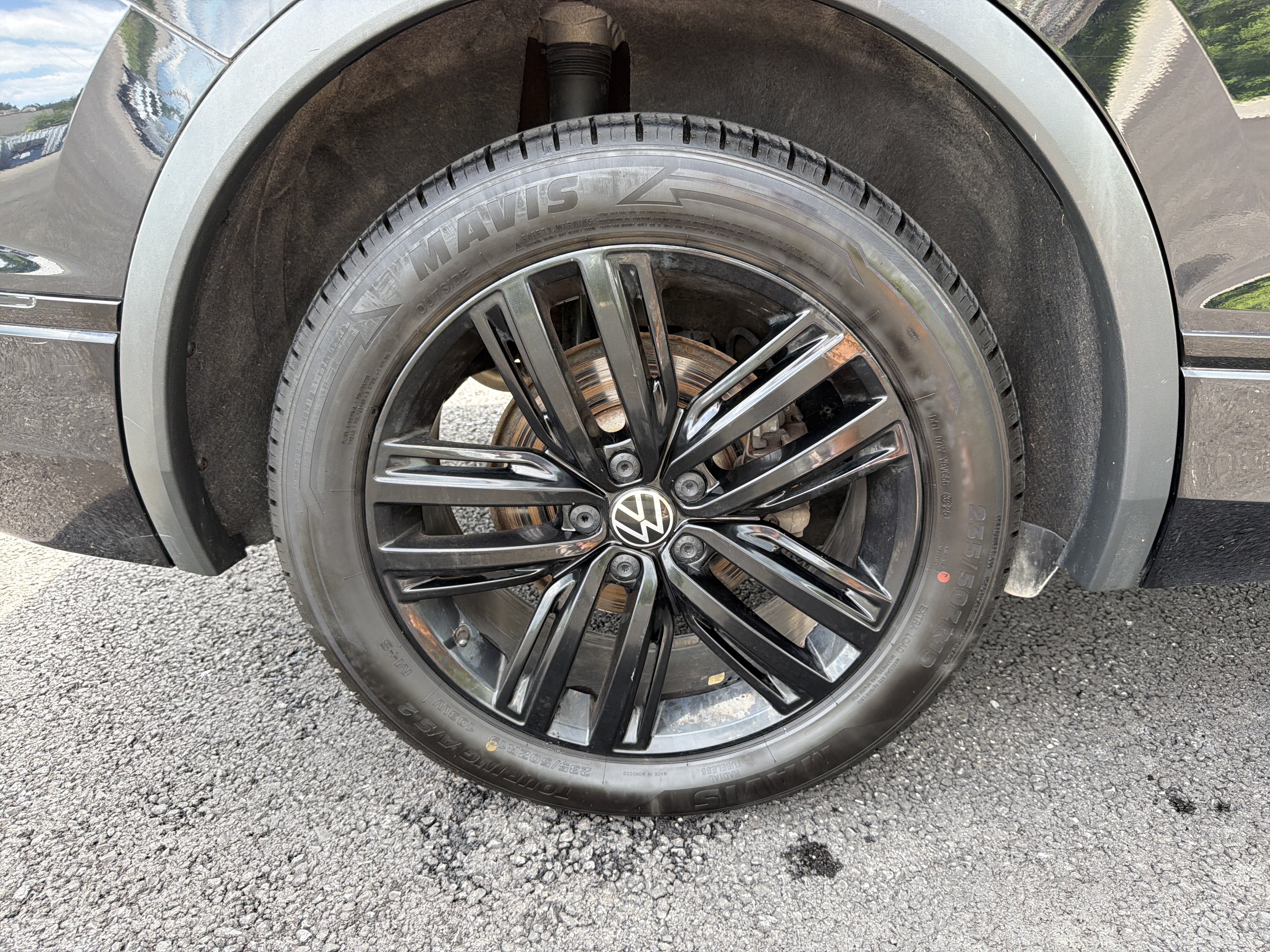 2022 Volkswagen Tiguan 2.0T SE R-Line Black
