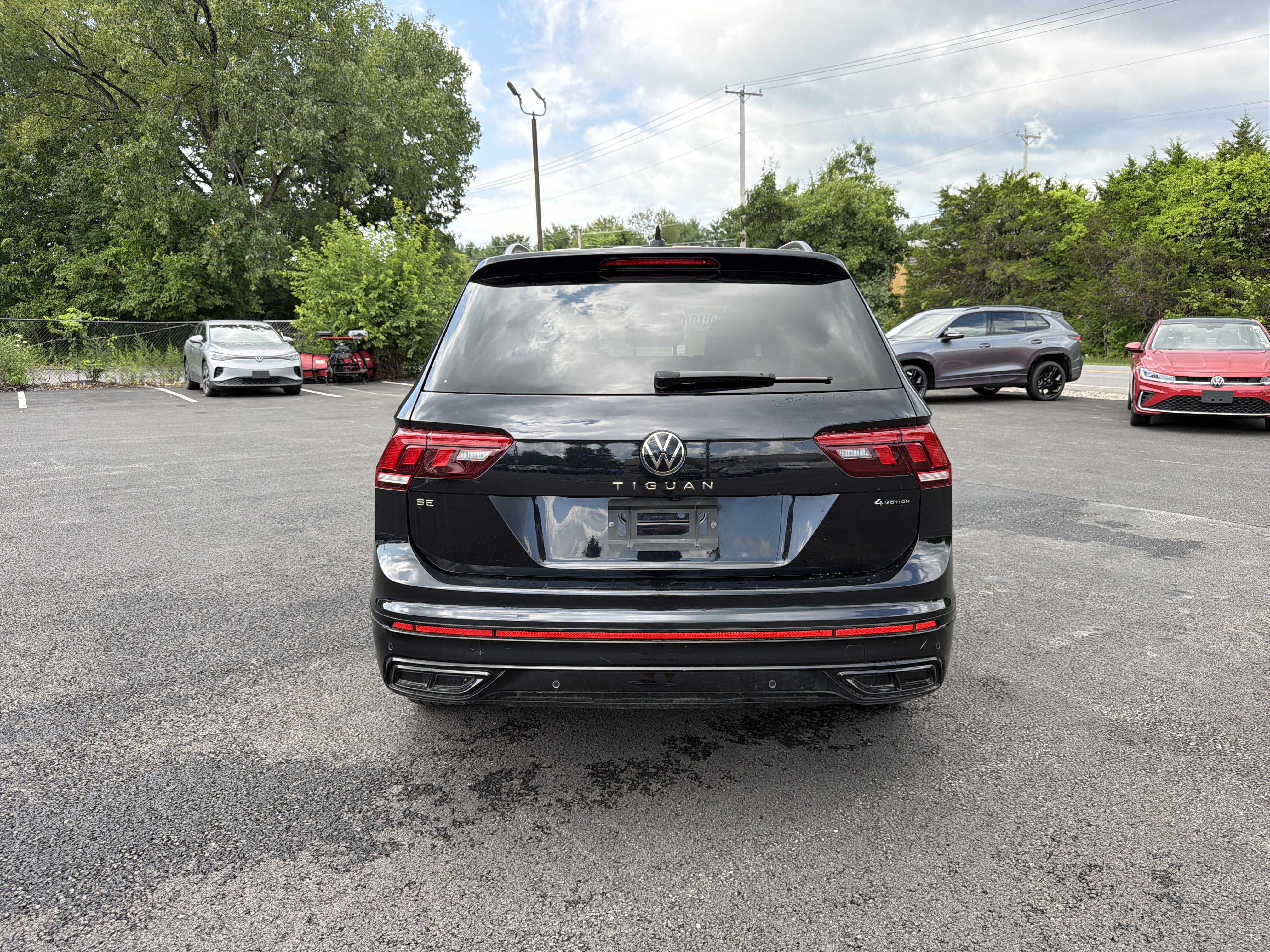 2022 Volkswagen Tiguan 2.0T SE R-Line Black