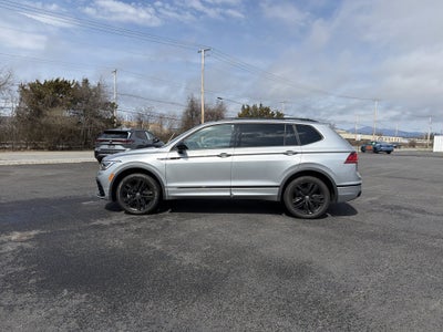 2022 Volkswagen Tiguan 2.0T SE R-Line Black