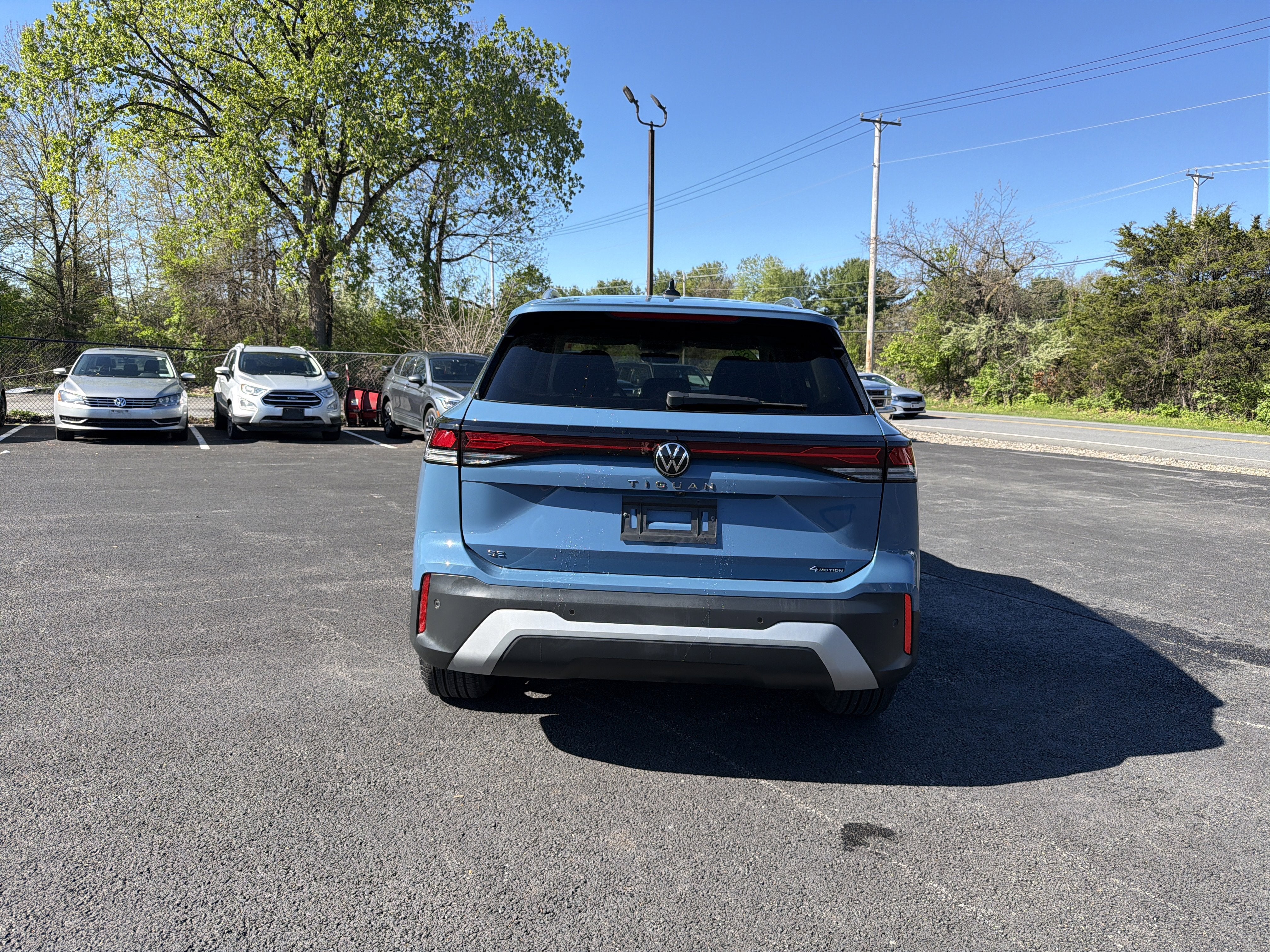2025 Volkswagen Tiguan 2.0T SE