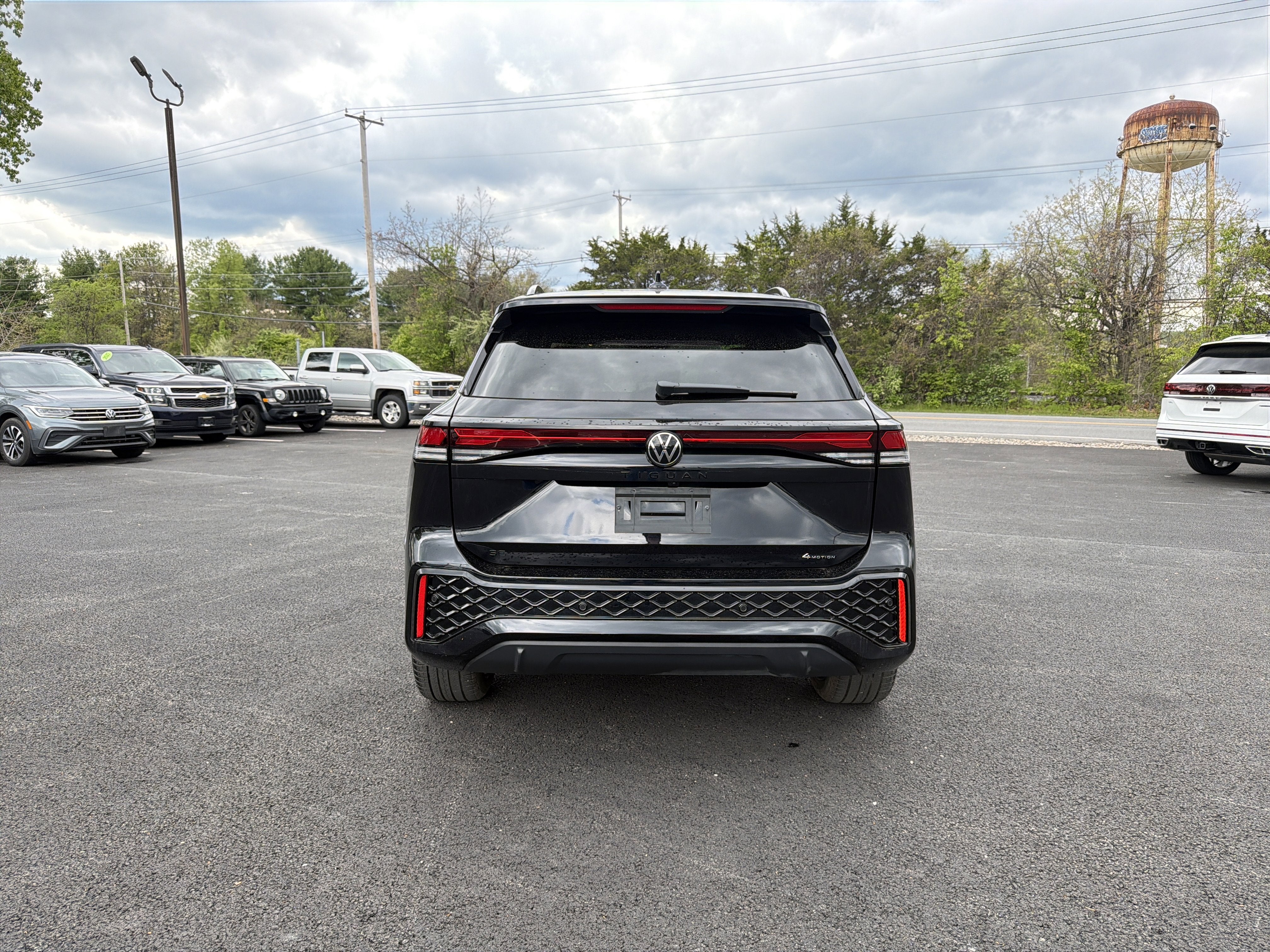 2025 Volkswagen Tiguan 2.0T SE R-Line Black