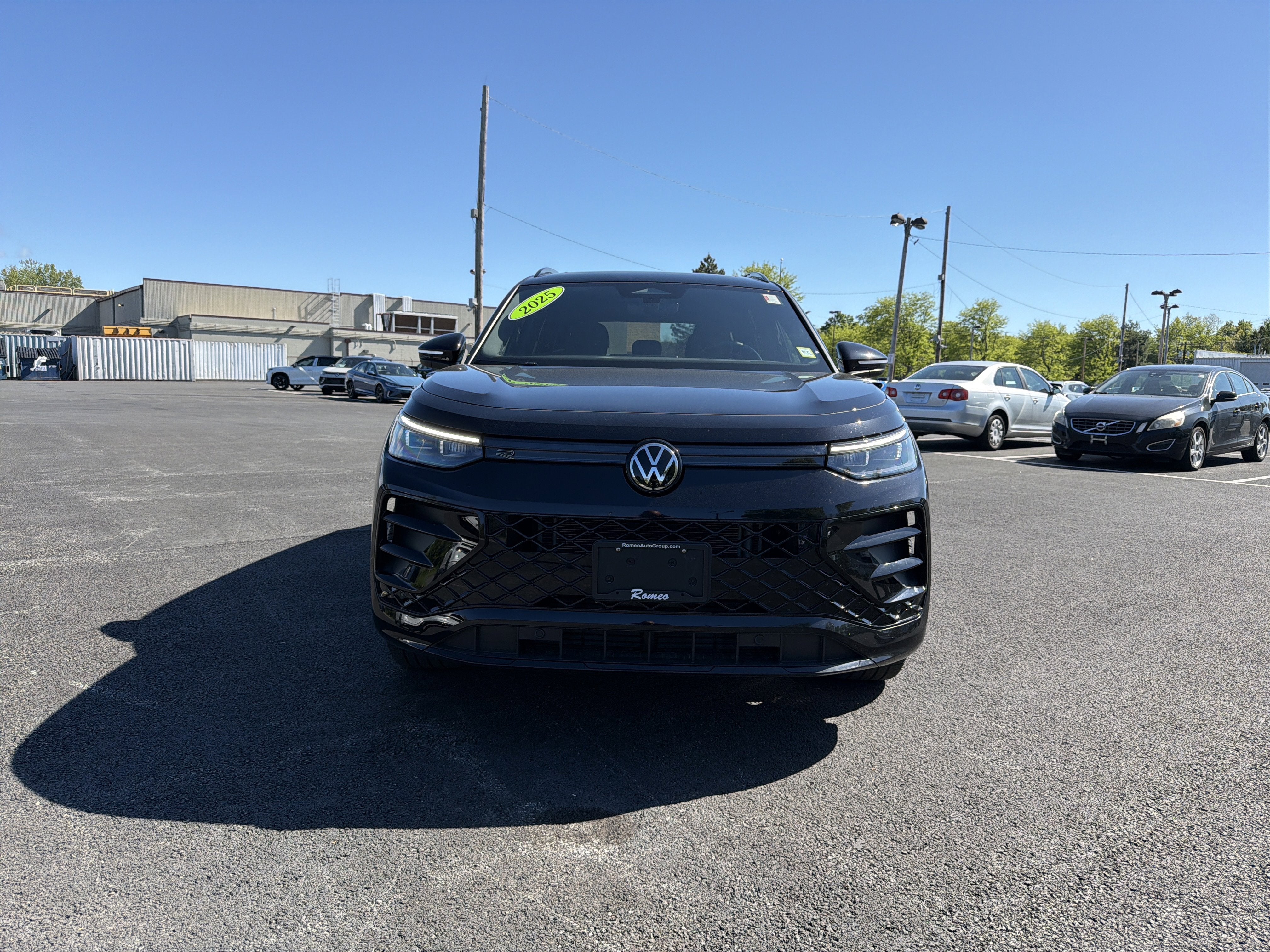 2025 Volkswagen Tiguan 2.0T SE R-Line Black