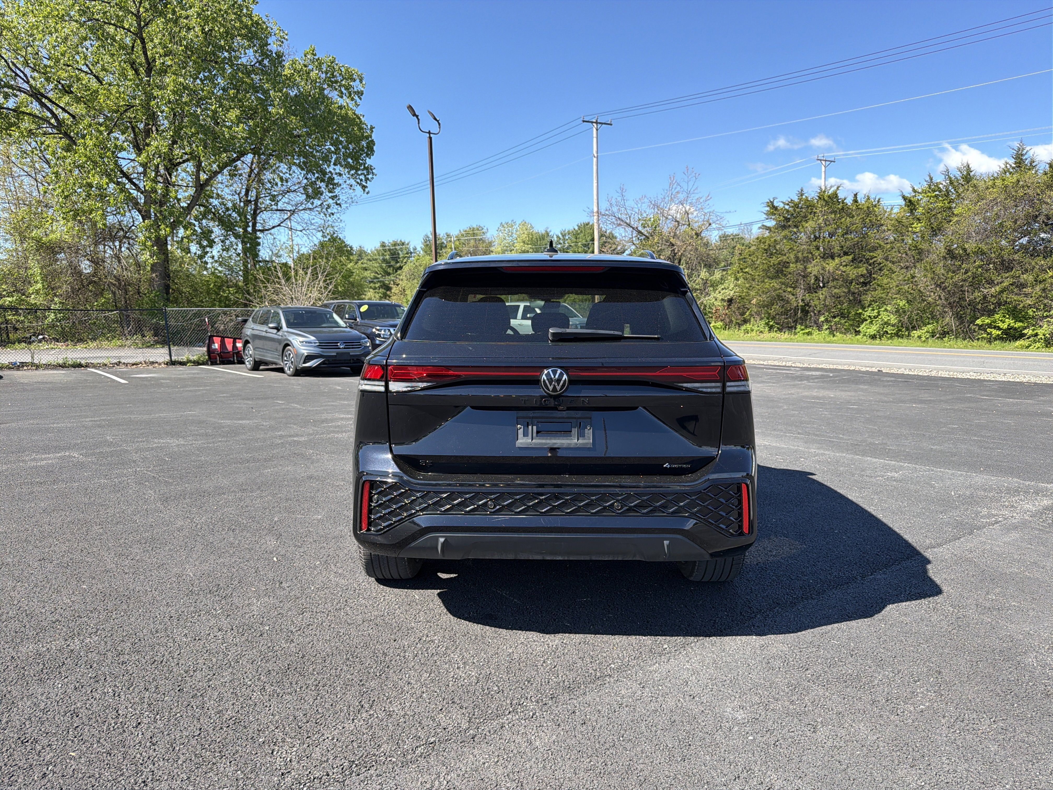 2025 Volkswagen Tiguan 2.0T SE R-Line Black