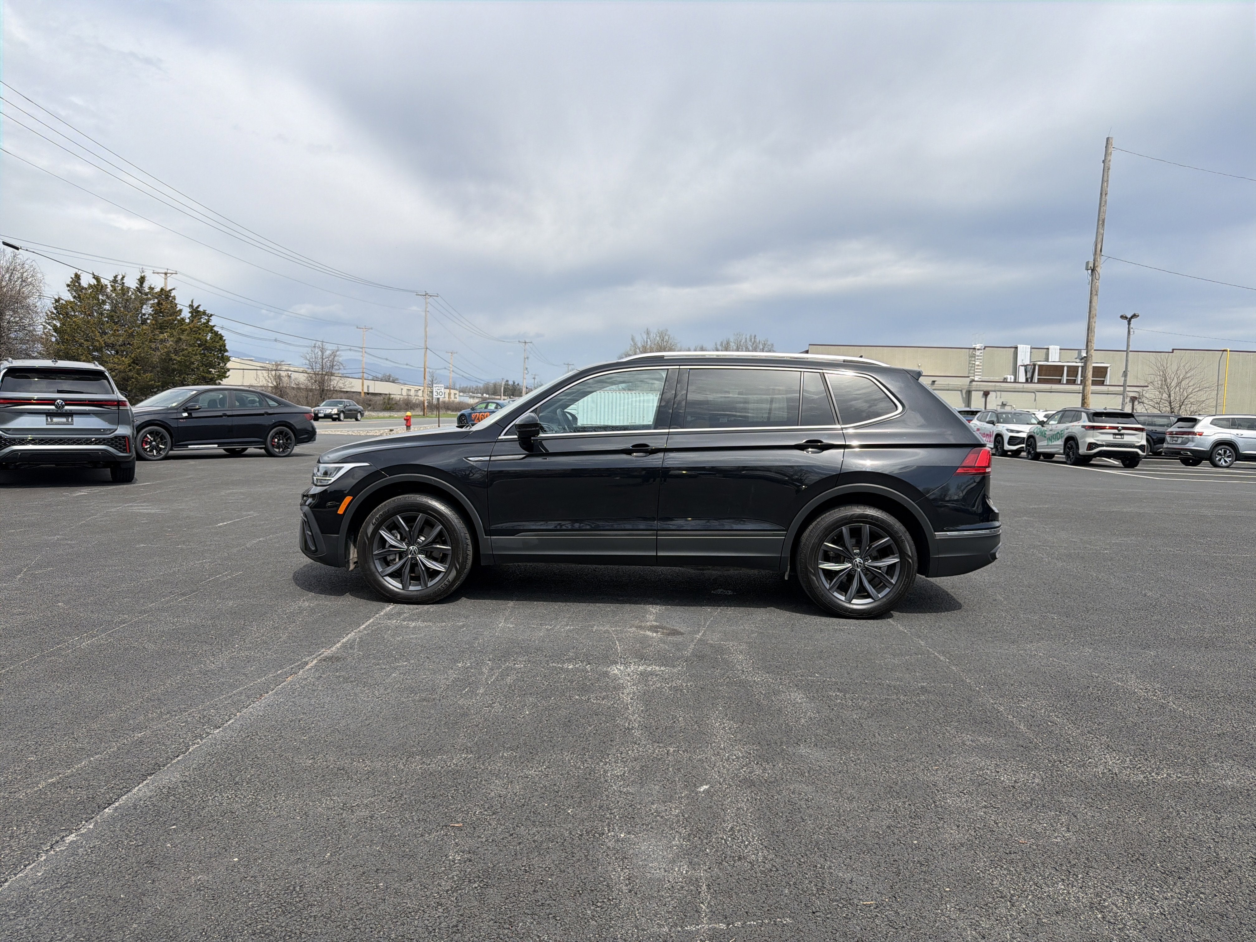 2023 Volkswagen Tiguan 2.0T SE