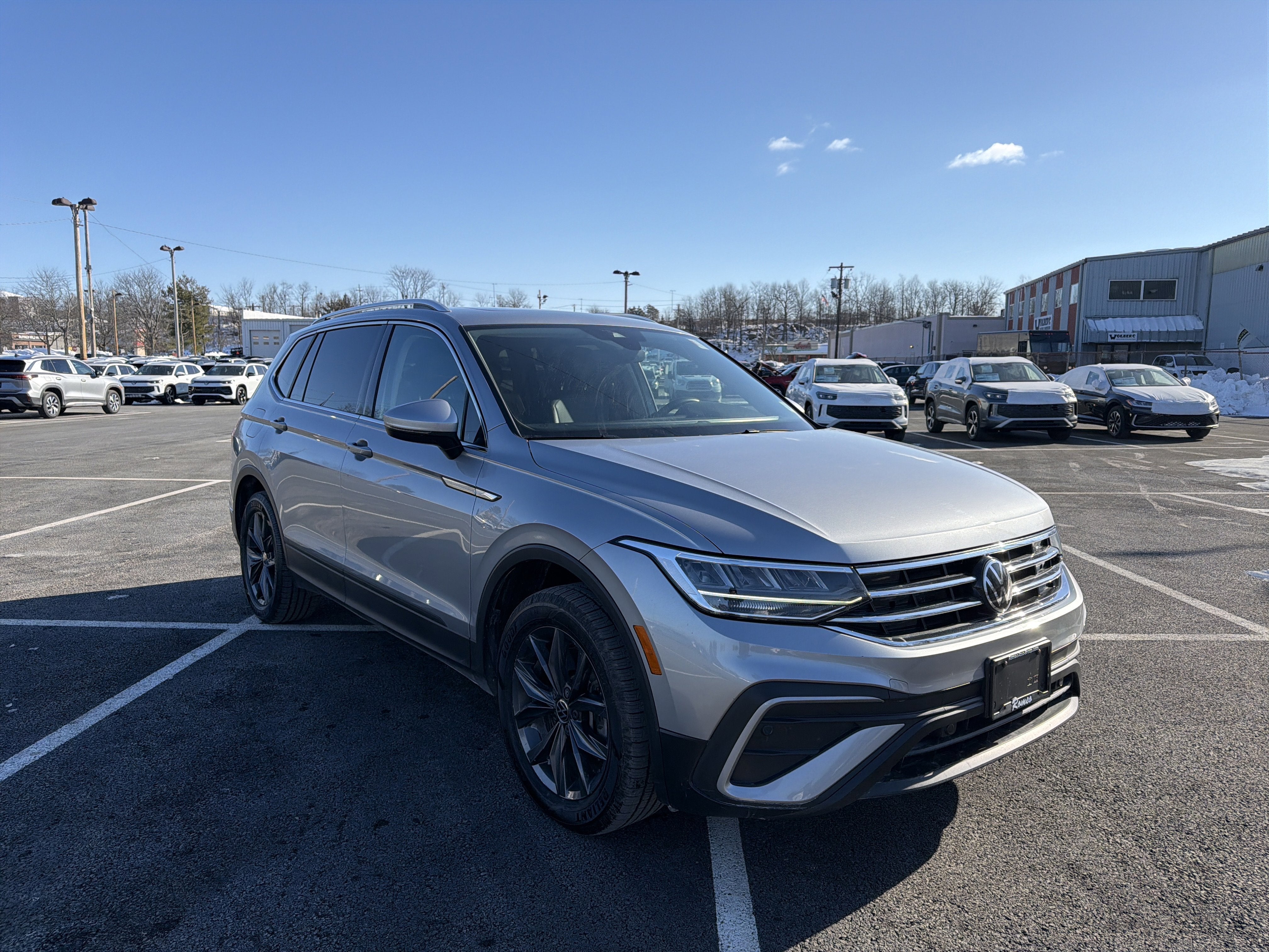 2023 Volkswagen Tiguan 2.0T SE