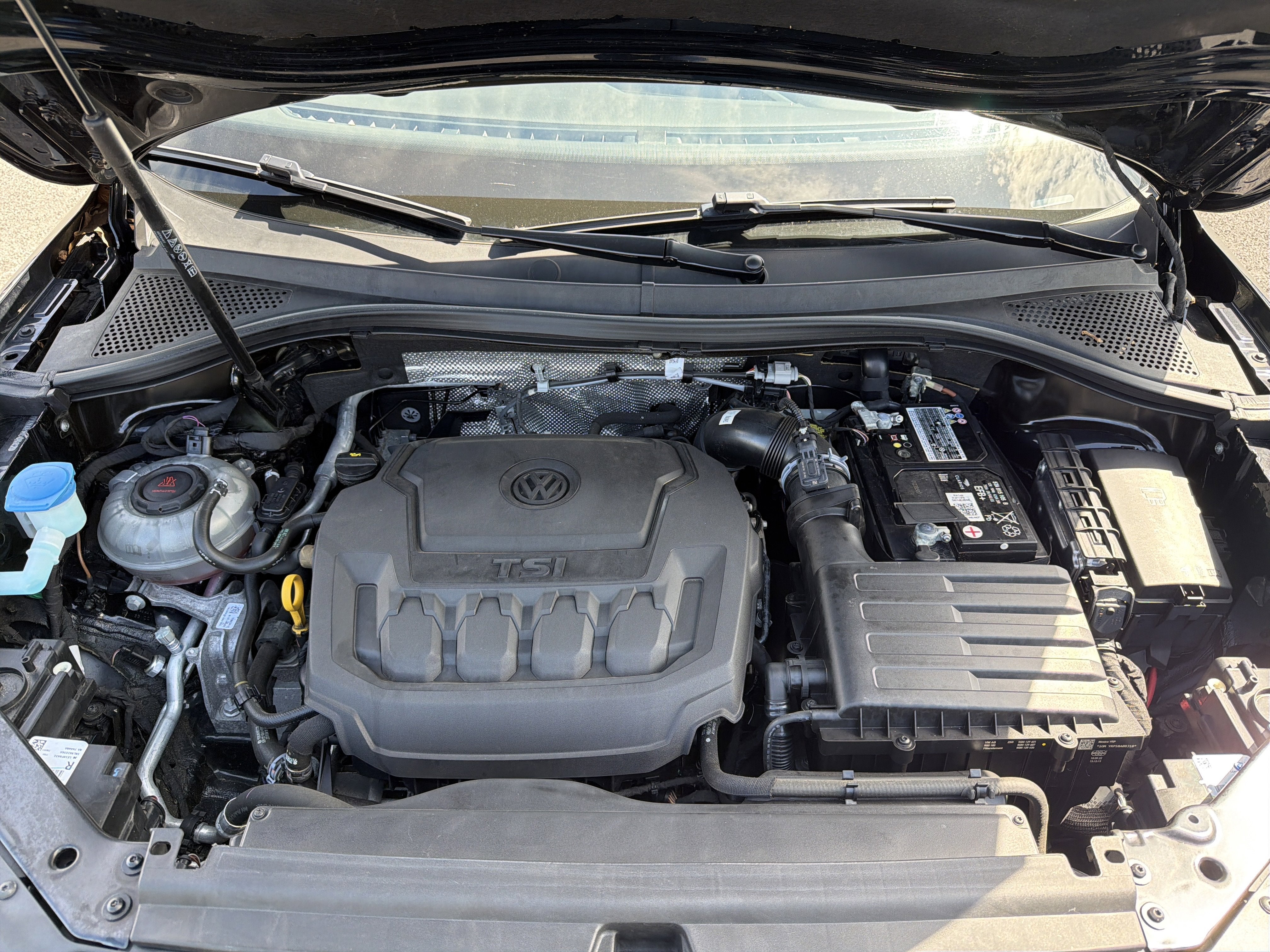 2023 Volkswagen Tiguan 2.0T SE