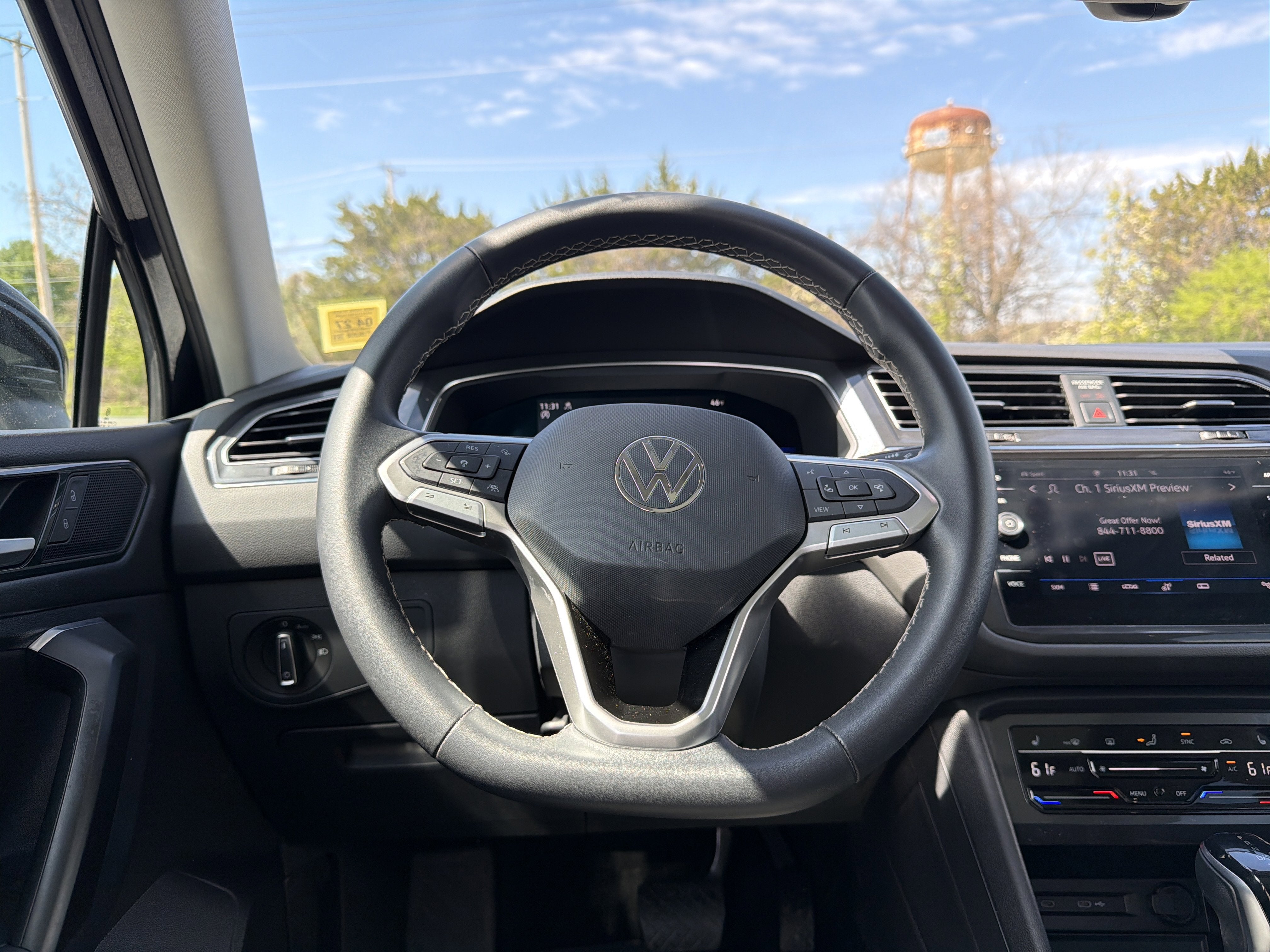2023 Volkswagen Tiguan 2.0T SE